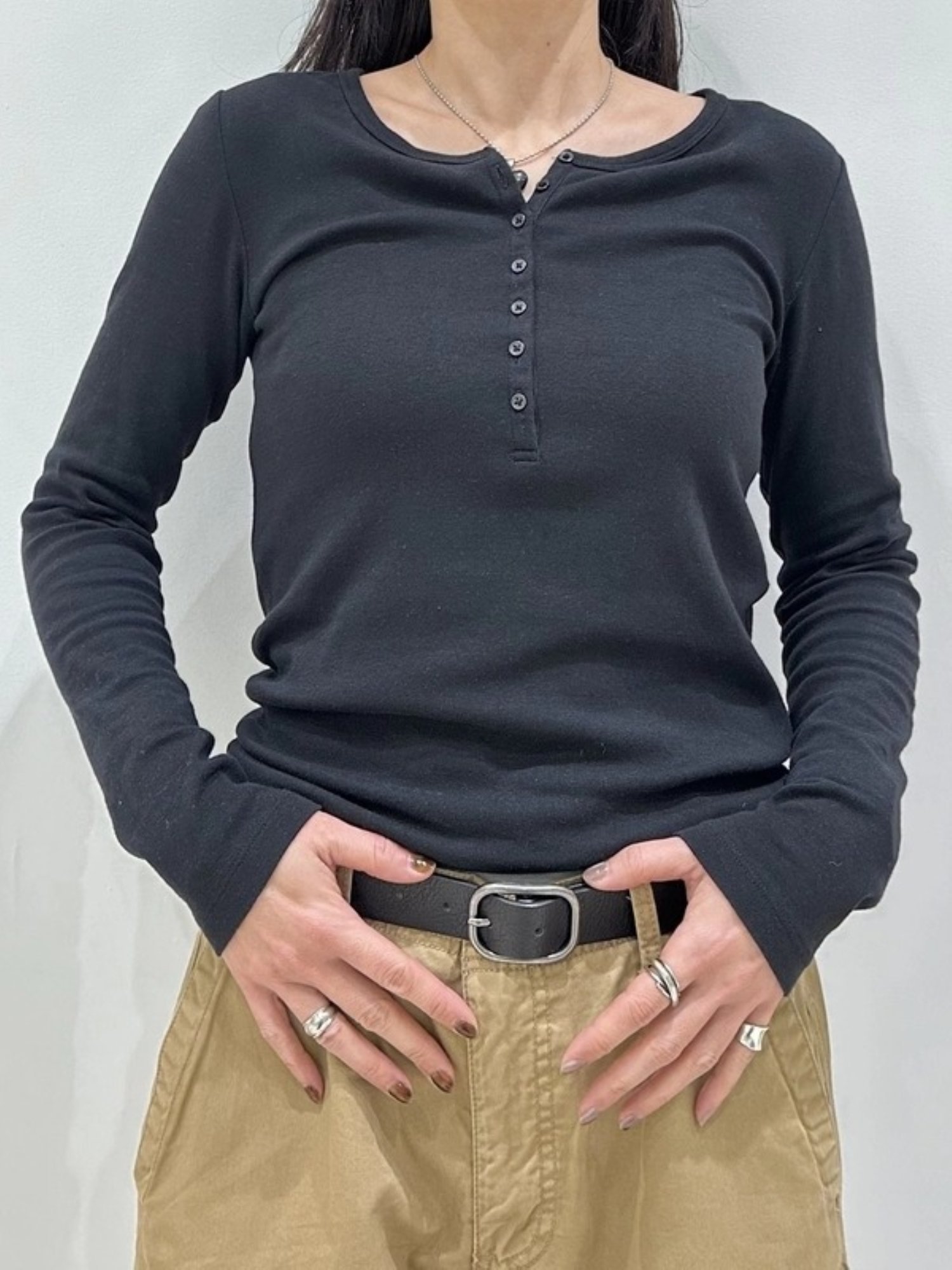 【ギャップ/GAP】のモダン ヘンリーネックTシャツ インテリア・キッズ・メンズ・レディースファッション・服の通販 founy(ファウニー) 　ファッション　Fashion　レディースファッション　Fashion for Women　トップス・カットソー　Cut & Sew Tops　シャツ・ブラウス・オフィスカジュアル　Elegant Blouses & Button-Ups　ロングTシャツ・Tシャツ　Longline T-Shirts & Tees　スーピマ　Supima, Premium Cotton　ベーシック　Basic, Essential　モダン　Modern, Contemporary　長袖　Long Sleeve, Full Sleeve　BLACK|ID: prp329100004986539 ipo3291000000037351382