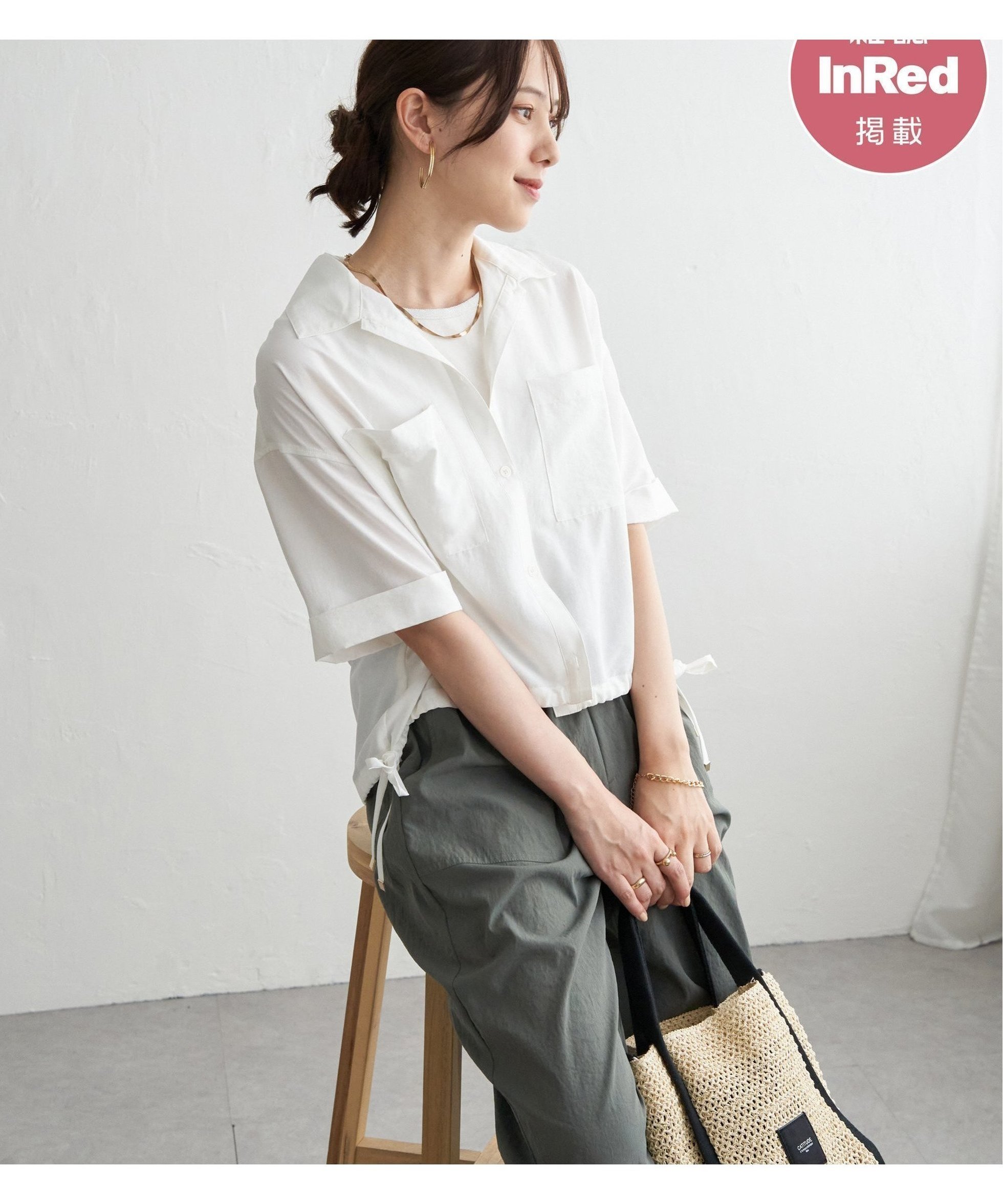 【イッカ/ikka】の【雑誌InRed6月号掲載】冷感/デニム裾ドロストシャツ インテリア・キッズ・メンズ・レディースファッション・服の通販 founy(ファウニー) 　雑誌掲載アイテム　Magazine Picks & Fashion Features　ファッション雑誌　Fashion Magazines　インレッド　InRed　ファッション　Fashion　レディースファッション　Fashion for Women　トップス・カットソー　Cut & Sew Tops　シャツ・ブラウス・オフィスカジュアル　Elegant Blouses & Button-Ups　シャーリング　Shirring, Ruched　ショート　Short, Short Length　雑誌　Magazine, Fashion Magazine　デニム　Denim, Jeans Material　トレンド　Trend, Trending Now　ドローストリング　Drawstring, Pull Cord　バランス　Balance, Style Balance　フォルム　Silhouette, Form　フレア　Flare, Flared　プリント　Print, Printed Pattern　ボトム　Bottoms, Lower Wear　6月号　June Issue, Jun. Edition　おすすめ　Recommended / Our Picks　オフホワイト|ID: prp329100004986550 ipo3291000000037351450