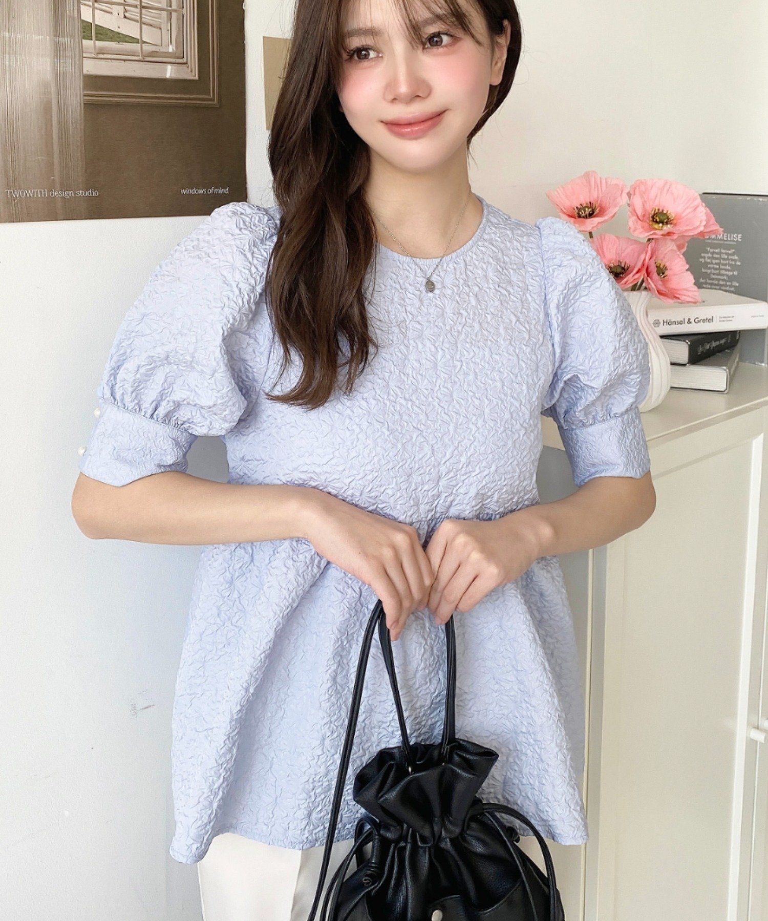 【モーメントプラス/moment+ / MEN】のエンボスフラワージャガード バックリボンパフスリーブペプラム半袖プルオーバー インテリア・キッズ・メンズ・レディースファッション・服の通販 founy(ファウニー) ファッション Fashion メンズファッション Fashion for Men トップス・カットソー Cut & Sew Tops コンパクト Compact, Small Size 今季 This Season, Current Season スキニー Skinny, Slim Fit スラックス Slacks, Dress Pants スリーブ Sleeve, Long Sleeve / Short Sleeve トレンド Trend, Trending Now バランス Balance, Style Balance バルーン Balloon, Balloon Silhouette フレア Flare, Flared ベーシック Basic, Essential ペプラム Peplum, Flared Hem 半袖 Short Sleeve, Half Sleeve 再入荷 Restock / Back in Stock プチプライス・低価格 Affordable / Budget Price おすすめ Recommended / Our Picks エレガント 上品 Elegant ブルー|ID: prp329100004986556 ipo3291000000037351489