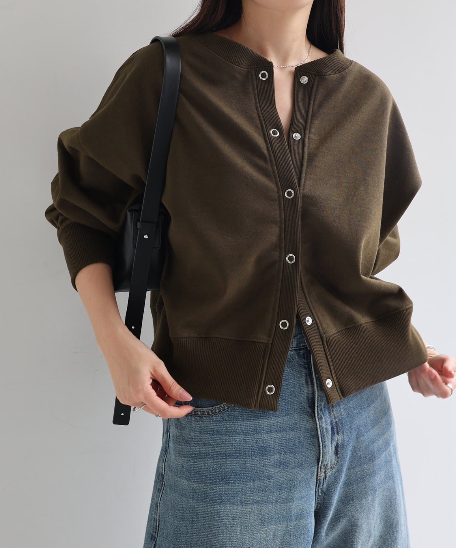 【アンドミー/andme】の前後2way 裏毛 スウェット トップス インテリア・キッズ・メンズ・レディースファッション・服の通販 founy(ファウニー) 　ファッション　Fashion　レディースファッション　Fashion for Women　トップス・カットソー　Cut & Sew Tops　レディースパーカー・カジュアルフーディー　Casual Hoodies & Sweatshirts　スウェット・クルーネックトップス　Sweatshirts & Crewnecks / Relaxed Fit Sweat Tops　コンパクト　Compact, Small Size　ショルダー　Shoulder, Shoulder Strap　シンプル　Simple, Minimal　スウェット / スエット　Sweatshirt, Sweatwear　ドロップ　Drop Shoulder, Dropped Style　フロント　Front, Front Design　リラックス　Relax, Relaxed Fit　ブラウン|ID: prp329100004986557 ipo3291000000037351500