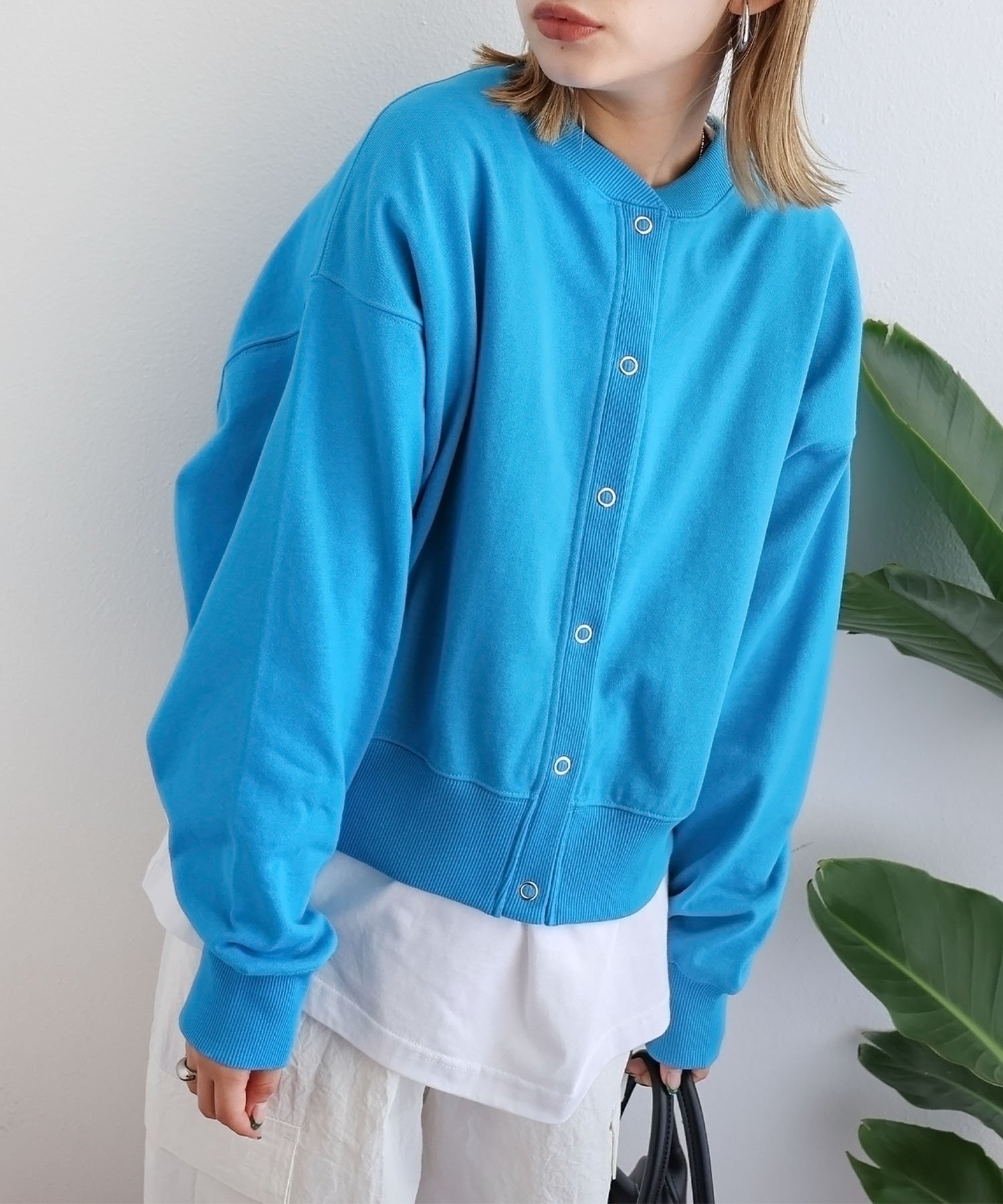 【アンドミー/andme】の前後2way 裏毛 スウェット トップス インテリア・キッズ・メンズ・レディースファッション・服の通販 founy(ファウニー) 　ファッション　Fashion　レディースファッション　Fashion for Women　トップス・カットソー　Cut & Sew Tops　レディースパーカー・カジュアルフーディー　Casual Hoodies & Sweatshirts　スウェット・クルーネックトップス　Sweatshirts & Crewnecks / Relaxed Fit Sweat Tops　コンパクト　Compact, Small Size　ショルダー　Shoulder, Shoulder Strap　シンプル　Simple, Minimal　スウェット / スエット　Sweatshirt, Sweatwear　ドロップ　Drop Shoulder, Dropped Style　フロント　Front, Front Design　リラックス　Relax, Relaxed Fit　ブルー|ID: prp329100004986557 ipo3291000000037351505