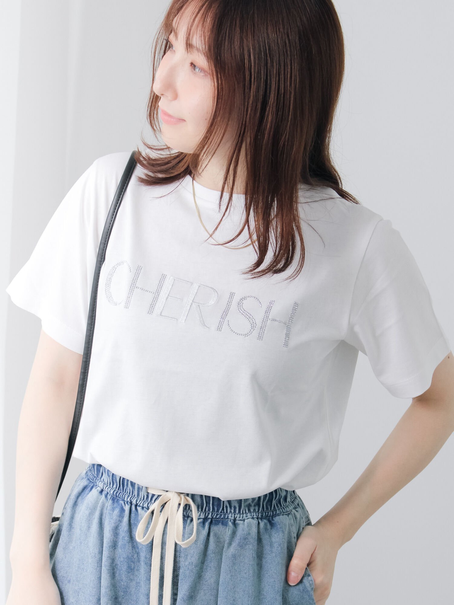 【テチチ/Te chichi】のラインストーン*刺繍Tシャツ インテリア・キッズ・メンズ・レディースファッション・服の通販 founy(ファウニー) 　ファッション　Fashion　レディースファッション　Fashion for Women　トップス・カットソー　Cut & Sew Tops　シャツ・ブラウス・オフィスカジュアル　Elegant Blouses & Button-Ups　ロングTシャツ・Tシャツ　Longline T-Shirts & Tees　シンプル　Simple, Minimal　ストーン　Stone, Gem-Like　ワンポイント　One Point, Statement Accent　オフホワイト|ID: prp329100004986602 ipo3291000000037351814