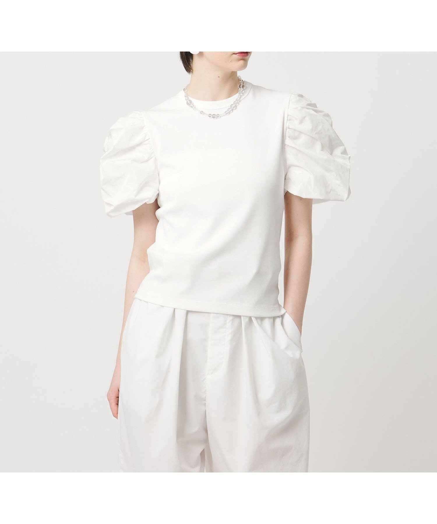 【ユナイテッドアローズ/UNITED ARROWS】のASTRAET フライスxタフタ パフスリーブカットソー インテリア・キッズ・メンズ・レディースファッション・服の通販 founy(ファウニー) 　ファッション　Fashion　レディースファッション　Fashion for Women　トップス・カットソー　Cut & Sew Tops　カットソー・ベーシックTシャツ　Cut-and-Sewn Tops / Stretch Tees & Basics　カットソー　Cut and Sewn Top　コンビ　Combo, Combination Style　スリーブ　Sleeve, Long Sleeve / Short Sleeve　タフタ　Taffeta, Structured Fabric　ボトム　Bottoms, Lower Wear　WHITE|ID: prp329100004986620 ipo3291000000037351909