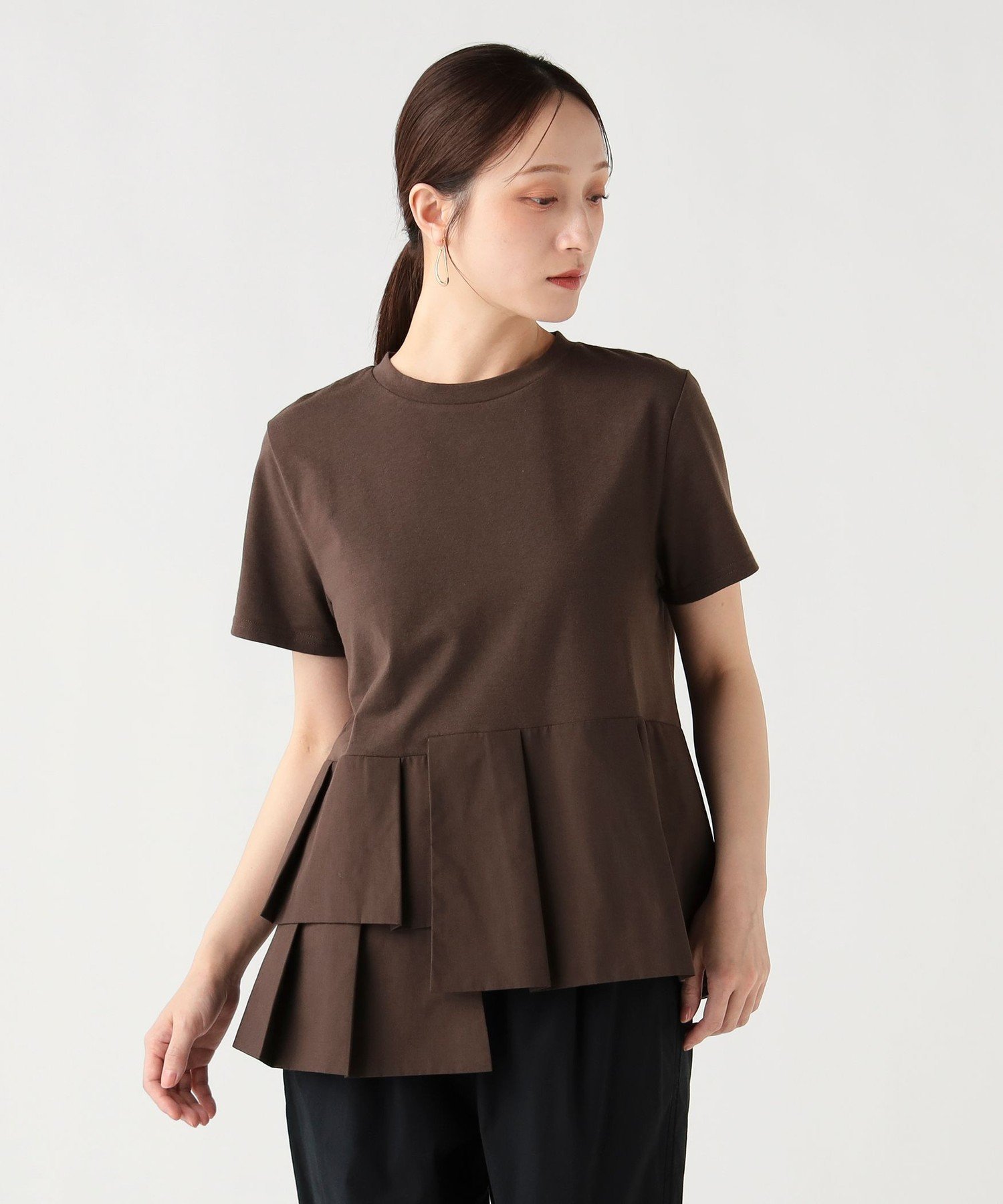 【ビームス ハート/BEAMS HEART】のアシンメトリー 異素材 プルオーバー 26SS ウォッシャブル インテリア・キッズ・メンズ・レディースファッション・服の通販 founy(ファウニー) 　ファッション　Fashion　レディースファッション　Fashion for Women　トップス・カットソー　Cut & Sew Tops　カジュアルプルオーバー・ニットトップス　Pullovers & Knit Tops / Casual Pullovers　2026年　2026　2026春夏・S/S　Spring/Summer 2026 SS26　おすすめ　Recommended / Our Picks　アシンメトリー　Asymmetrical Style　ウォッシャブル　Machine Washable　カットソー　Cut and Sewn Top　シンプル　Simple, Minimal　ブロード　Broadcloth, Fine Cotton　リラックス　Relax, Relaxed Fit　BROWN|ID: prp329100004986637 ipo3291000000037351989
