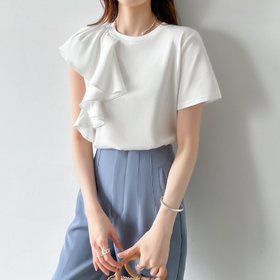【ココモモ/COCOMOMO】のアシンメトリーフリルカットソー 半袖 Tシャツ フリル アシンメ カットソー 大人の最旬トレンドファッション＆コーディネート founy(ファウニー) ファッション Fashion レディースファッション Fashion for Women トップス・カットソー Cut & Sew Tops シャツ・ブラウス・オフィスカジュアル Elegant Blouses & Button-Ups ロングTシャツ・Tシャツ Longline T-Shirts & Tees カットソー・ベーシックTシャツ Cut-and-Sewn Tops / Stretch Tees & Basics アシンメトリー Asymmetrical Style 春 Spring カットソー Cut and Sewn Top 吸水 Absorbent, Quick-Dry シンプル Simple, Minimal ストレッチ Stretch, Stretchy Fabric フェミニン Feminine, Girly フリル Frill, Ruffle 半袖 Short Sleeve, Half Sleeve 無地 Plain, Solid Color S/S・春夏 SS, Spring/Summer, Warm Season プチプライス・低価格 Affordable / Budget Price おすすめ Recommended / Our Picks 夏 Summer 旅行 Travel エレガント 上品 Elegant |ID:prp329100004986659