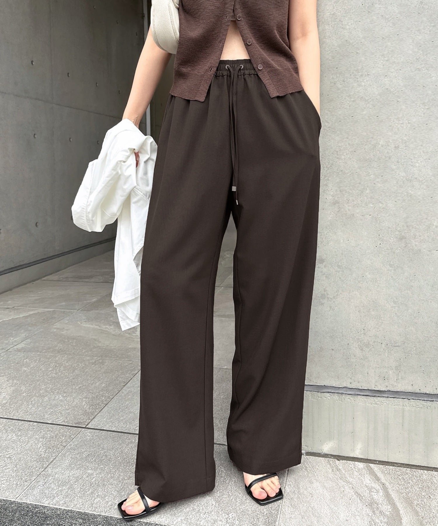 【アンドミー/andme】のとろみ イージー ワイド パンツ インテリア・キッズ・メンズ・レディースファッション・服の通販 founy(ファウニー) ファッション Fashion レディースファッション Fashion for Women パンツ Pants & Trousers シルバー Silver, Metallic Silver ストレッチ Stretch, Stretchy Fabric とろみ Fluid, Flowy Fabric ポケット Pocket, Pocket Detail 楽ちん Easy Fit, Comfortable ワイド Wide, Wide Fit エレガント 上品 Elegant ブラウン|ID: prp329100004986675 ipo3291000000037352914
