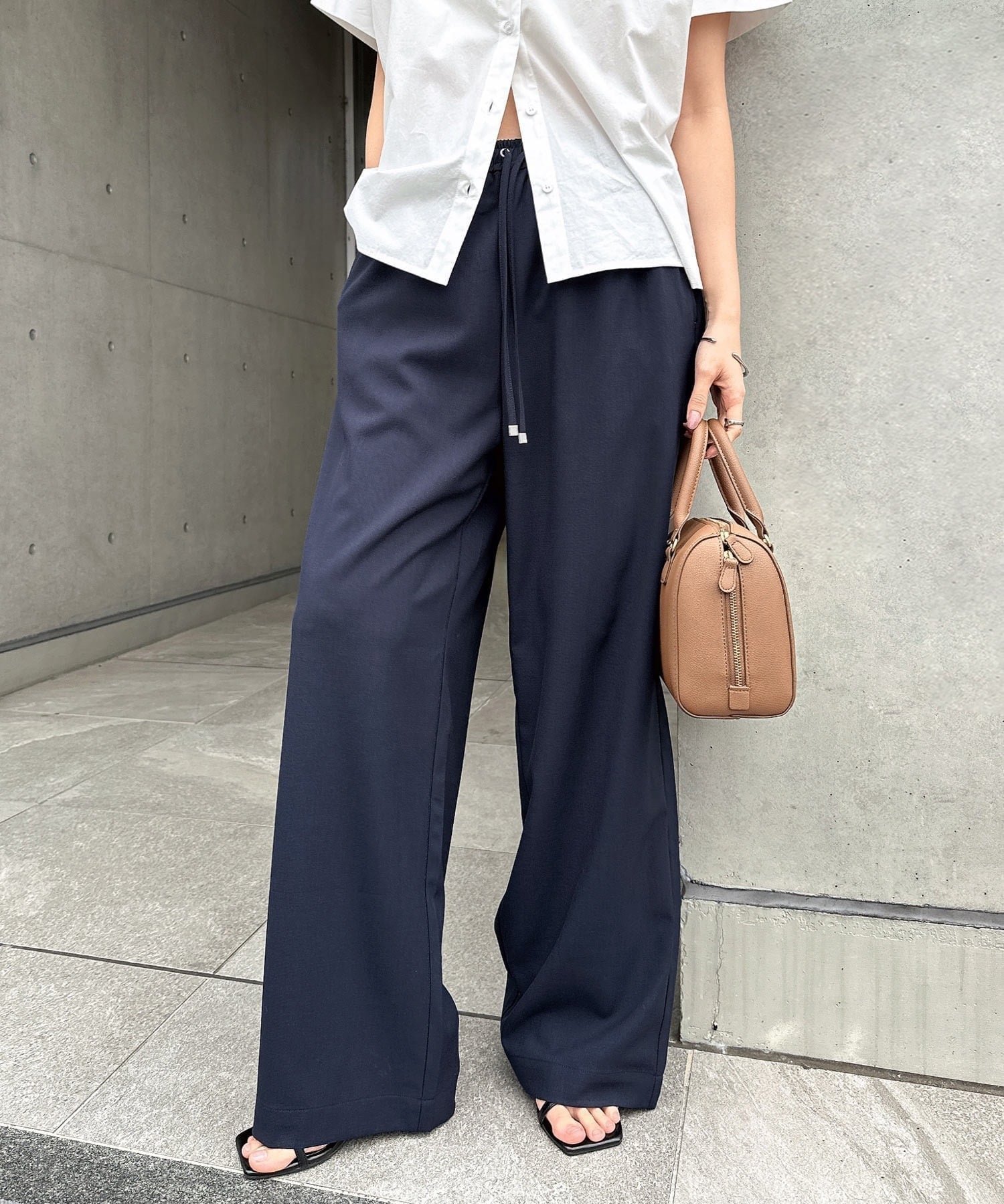【アンドミー/andme】のとろみ イージー ワイド パンツ インテリア・キッズ・メンズ・レディースファッション・服の通販 founy(ファウニー) ファッション Fashion レディースファッション Fashion for Women パンツ Pants & Trousers シルバー Silver, Metallic Silver ストレッチ Stretch, Stretchy Fabric とろみ Fluid, Flowy Fabric ポケット Pocket, Pocket Detail 楽ちん Easy Fit, Comfortable ワイド Wide, Wide Fit エレガント 上品 Elegant ネイビー|ID: prp329100004986675 ipo3291000000037352916