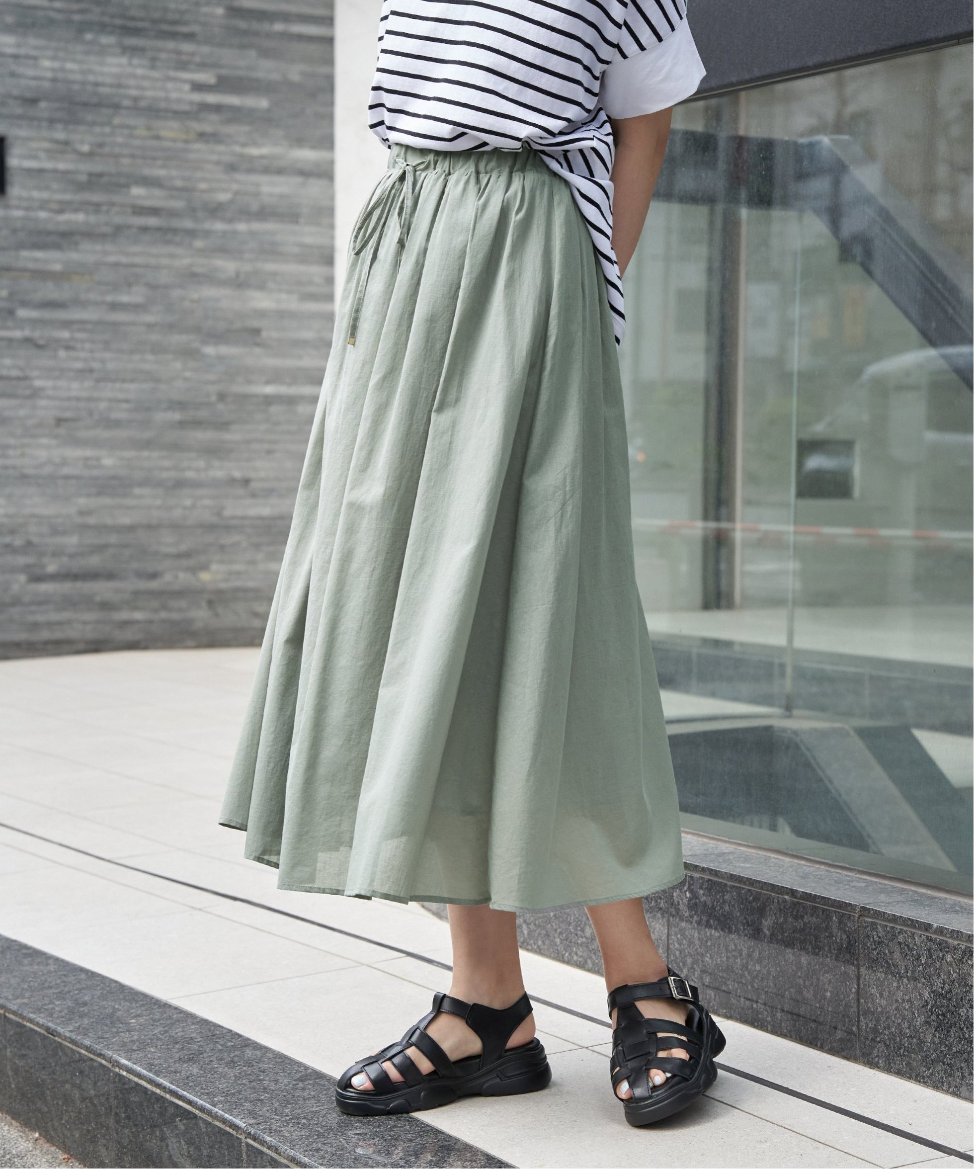 【イッカ/ikka】のギャザーフレアスカート インテリア・キッズ・メンズ・レディースファッション・服の通販 founy(ファウニー) 　ファッション　Fashion　レディースファッション　Fashion for Women　スカート　Skirts　Aライン・フレアスカート　A-Line & Flared Skirts　エアリー　Airy Texture　ギャザー　Gathered, Ruffled　シアー　Sheer, See-Through　チェック　Check, Plaid, Tartan　ドレープ　Drape, Draping Fabric　フレア　Flare, Flared　エレガント 上品　Elegant　洗える　Machine Washable　カーキ|ID: prp329100004986699 ipo3291000000037353035