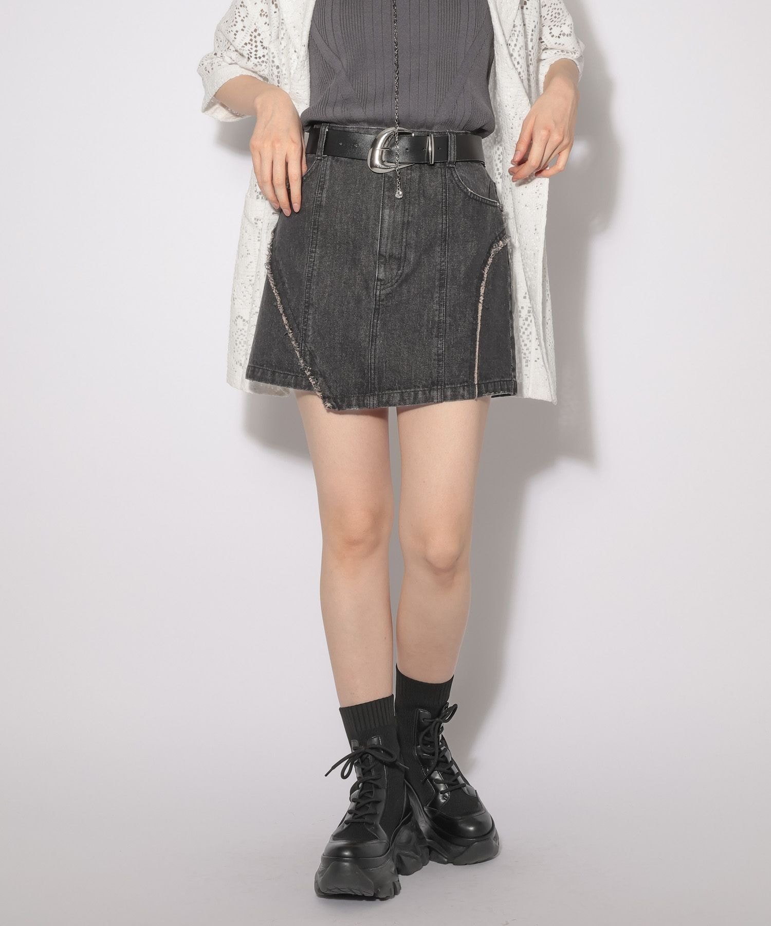 【ページボーイ/PAGEBOY】のカーブラインデニムミニスカート 大人の最旬トレンドファッション＆コーディネート founy(ファウニー) 　ファッション　Fashion　レディースファッション　Fashion for Women　スカート　Skirts　ミニスカート　Mini Skirts　コンパクト　Compact, Small Size　デニム　Denim, Jeans Material　トレンド　Trend, Trending Now　フリンジ　Fringe, Tassel　台形　A-Line, Trapezoid Shape　 other-1|ID: prp329100004986739 ipo3291000000037353252