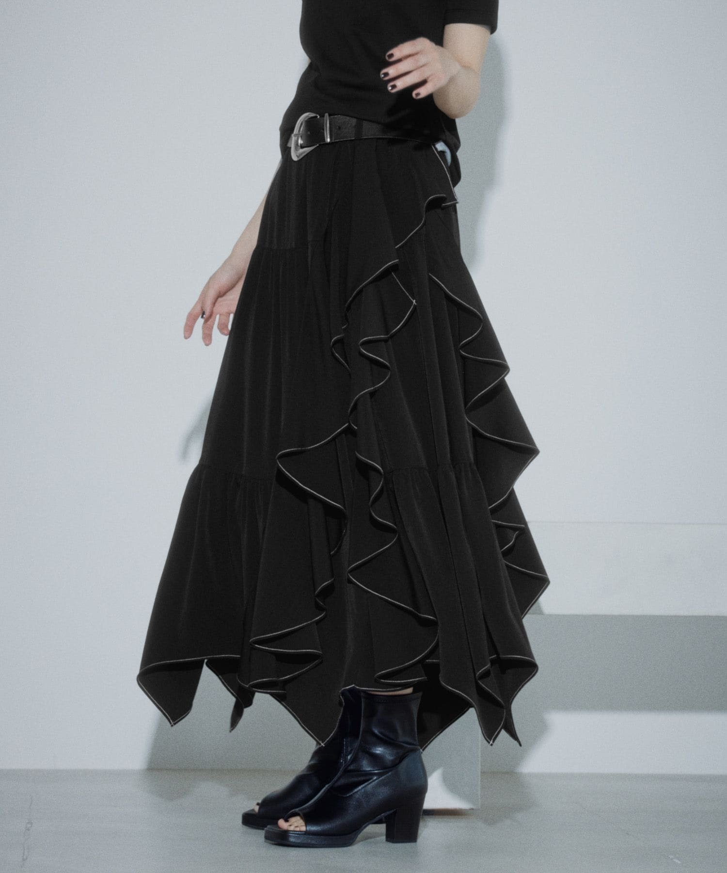 【ページボーイ/PAGEBOY】のジグフリティアードスカート インテリア・キッズ・メンズ・レディースファッション・服の通販 founy(ファウニー) 　ファッション　Fashion　レディースファッション　Fashion for Women　スカート　Skirts　ティアードスカート　Tiered Skirts　フリル　Frill, Ruffle　フレア　Flare, Flared　ランダム　Random, Irregular　リラックス　Relax, Relaxed Fit　冬　Winter / This Winter　ブラック09|ID: prp329100004986742 ipo3291000000037353262