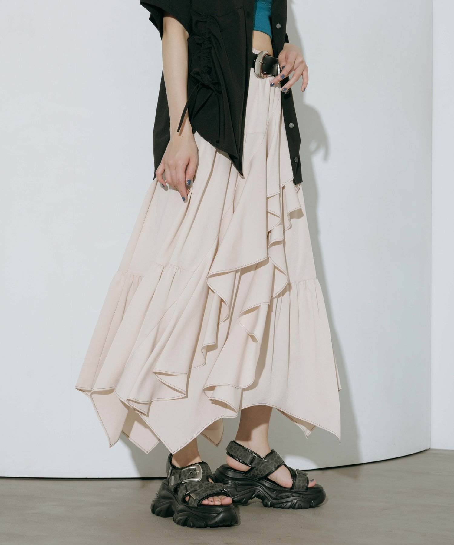 【ページボーイ/PAGEBOY】のジグフリティアードスカート インテリア・キッズ・メンズ・レディースファッション・服の通販 founy(ファウニー) 　ファッション　Fashion　レディースファッション　Fashion for Women　スカート　Skirts　ティアードスカート　Tiered Skirts　フリル　Frill, Ruffle　フレア　Flare, Flared　ランダム　Random, Irregular　リラックス　Relax, Relaxed Fit　冬　Winter / This Winter　グレージュ12|ID: prp329100004986742 ipo3291000000037353263