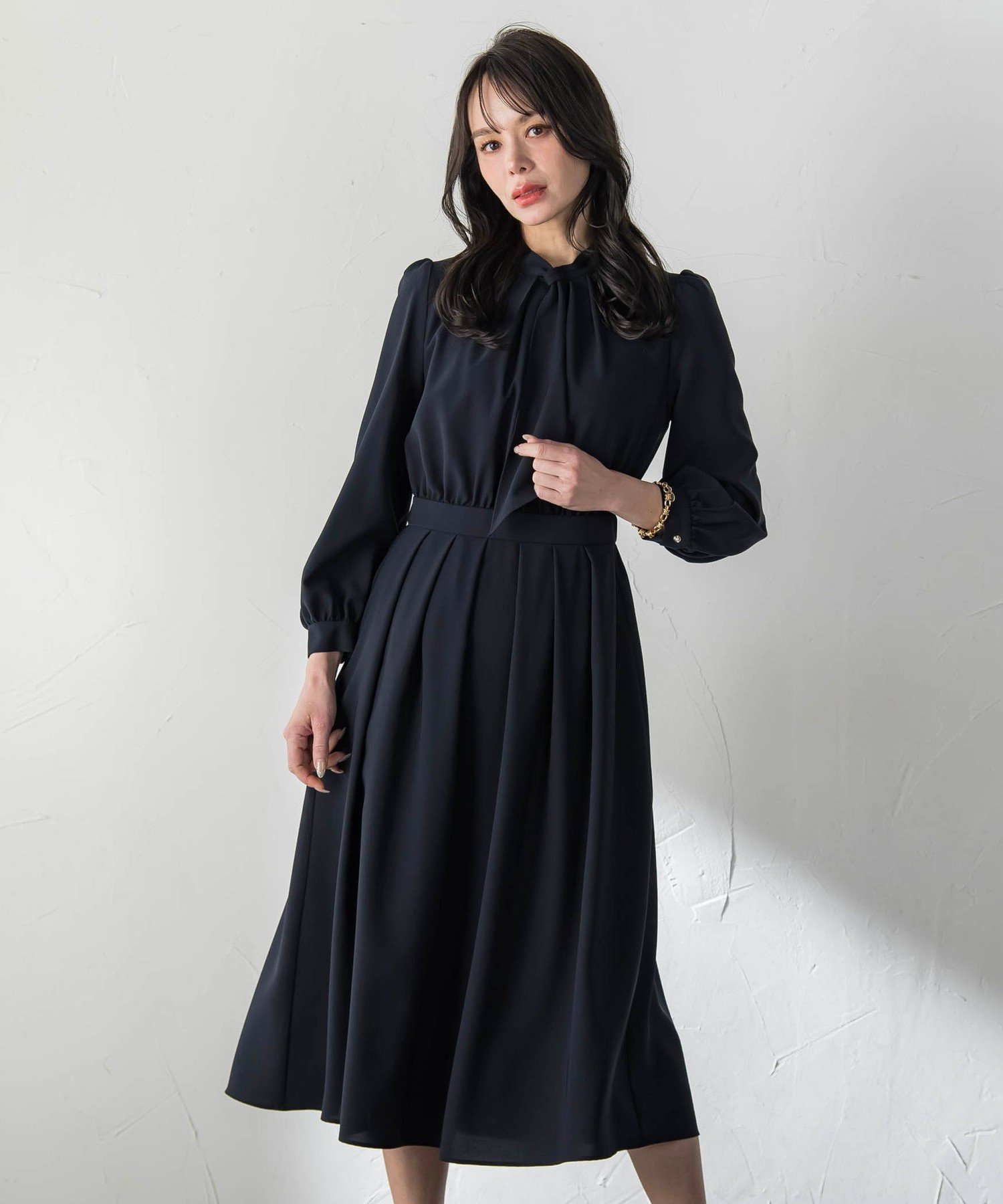 【ビアッジョブルー/Viaggio Blu】のボウタイシャンブレーワンピース インテリア・キッズ・メンズ・レディースファッション・服の通販 founy(ファウニー) 　ファッション　Fashion　レディースファッション　Fashion for Women　ワンピース　Dresses　インナー　Innerwear　エレガント 上品　Elegant　春　Spring　コンパクト　Compact, Small Size　ジャケット　Jacket, Outerwear　フィット　Fit, Slim Fit　フロント　Front, Front Design　S/S・春夏　SS, Spring/Summer, Warm Season　夏　Summer　2026年　2026　2026春夏・S/S　Spring/Summer 2026 SS26　ネイビー|ID: prp329100004986750 ipo3291000000037353287