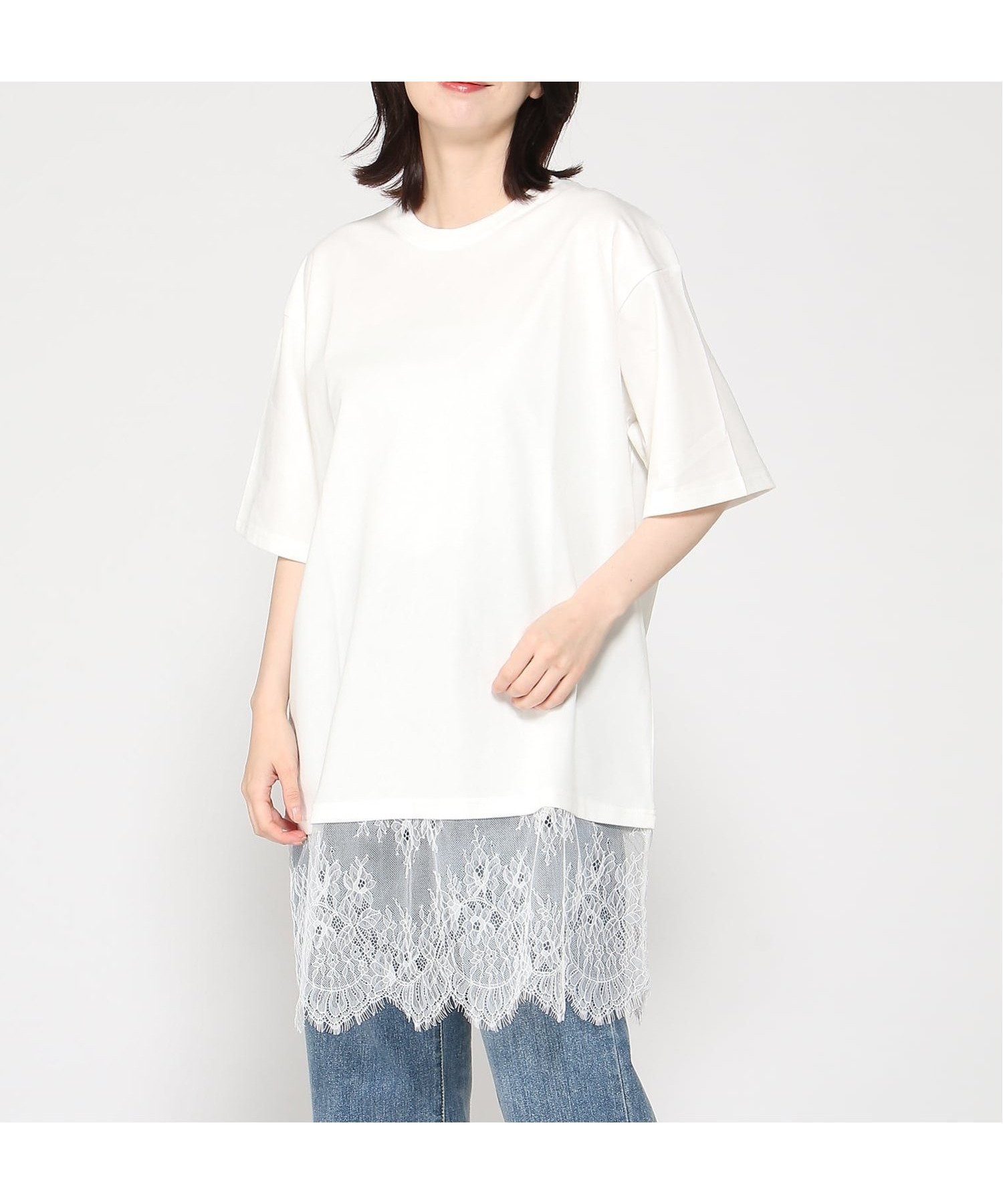 【ジーンズメイト/JEANS MATE】のC-FORT POINT/裾レース チュニック Tシャツ レディース シンプル リラックス ゆったり 体型カバー 春 夏 秋 綿100% インテリア・キッズ・メンズ・レディースファッション・服の通販 founy(ファウニー) 　ファッション　Fashion　レディースファッション　Fashion for Women　トップス・カットソー　Cut & Sew Tops　シャツ・ブラウス・オフィスカジュアル　Elegant Blouses & Button-Ups　ロングTシャツ・Tシャツ　Longline T-Shirts & Tees　春　Spring　秋　Autumn　カーゴパンツ　Cargo Pants, Utility Pants　カーディガン　Cardigan, Knitwear　キャップ　Cap, Baseball Cap　キャラクター　Character, Licensed Characters　シンプル　Simple, Minimal　ジャケット　Jacket, Outerwear　スウェット / スエット　Sweatshirt, Sweatwear　ストライプ　Stripe, Striped Pattern　スニーカー　Sneakers, Trainers　スポーツ　Sports, Activewear　スラックス　Slacks, Dress Pants　セットアップ　Set-Up, Coordinated Outfit　センター　Center, Center Line　チュニック　Tunic, Long Top　デニム　Denim, Jeans Material　定番　Standard, Basic Item　人気　Popular, Best Seller　パーカー　Hoodie, Parka　フレア　Flare, Flared　ブルゾン　Blouson, Bomber Jacket　ベーシック　Basic, Essential　ミリタリー　Military, Army Style　リュック　Backpack, Rucksack　オフホワイト|ID: prp329100004986760 ipo3291000000037353341