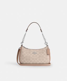 【コーチ/COACH】の【公式】テリ ショルダー バッグ・シグネチャー キャンバス 大人の最旬トレンドファッション＆コーディネート founy(ファウニー) ファッション Fashion レディースファッション Fashion for Women キャンバス Canvas, Canvas Fabric シューズ Shoes, Footwear ショルダー Shoulder, Shoulder Strap ポケット Pocket, Pocket Detail ラップ Wrap, Wrap Design 財布 Wallet, Purse |ID:prp329100004986870