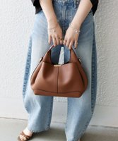 【シップス/SHIPS】のSHIPS any ゴールド プレート ワンハンドル 2WAY バッグ 大人の最旬トレンドファッション＆コーディネート founy(ファウニー) ファッション Fashion レディースファッション Fashion for Women バッグ Bags 2026年 2026 2026春夏・S/S Spring/Summer 2026 SS26 ショルダー Shoulder, Shoulder Strap フォルム Silhouette, Form フロント Front, Front Design プレート Plate, Dish マグネット Magnet, Magnetic Closure |ID:prp329100004986879