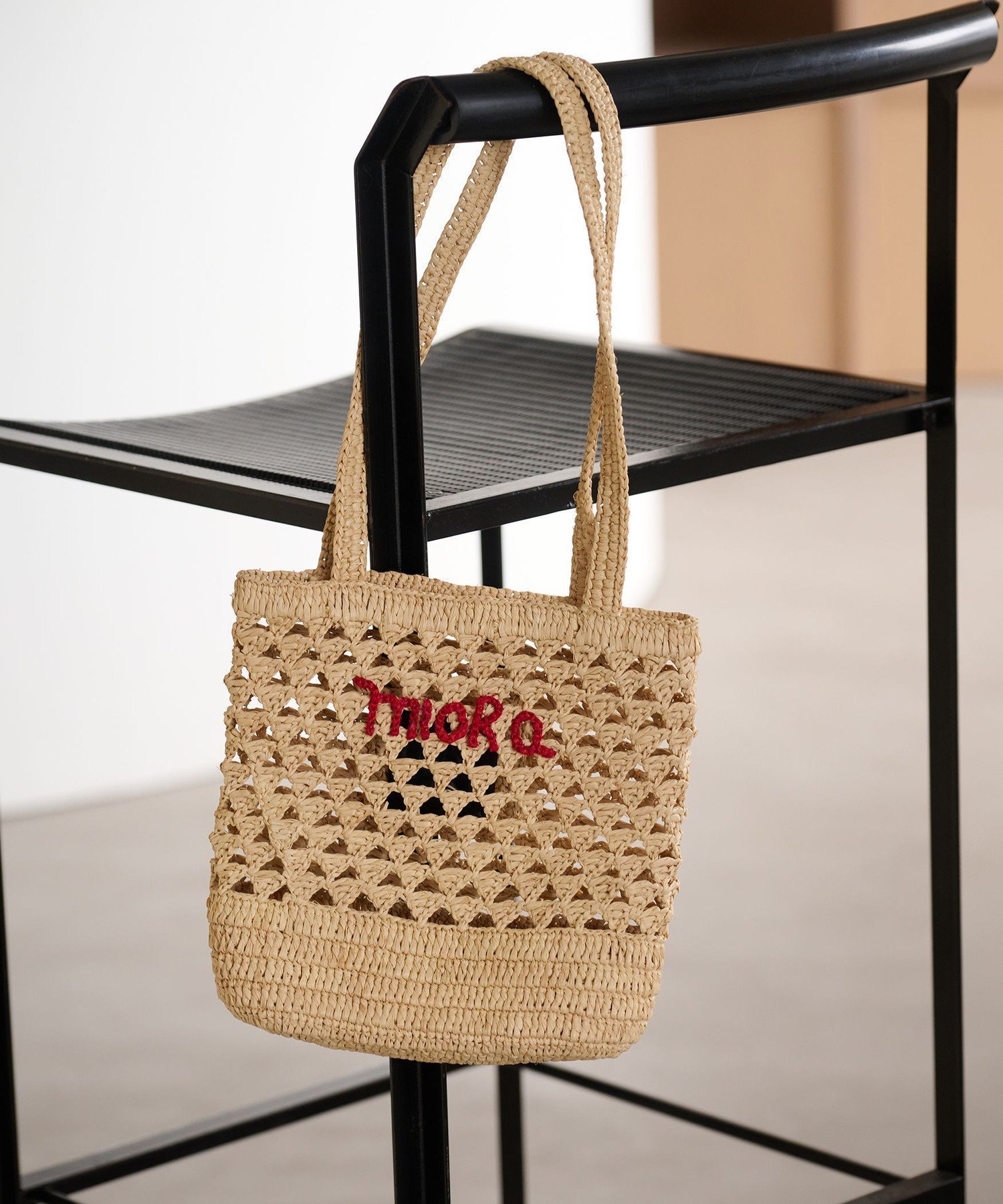 【ビューティ&ユース ユナイテッドアローズ/BEAUTY&YOUTH / UNITED ARROWS】の【別注】 MIORA ラフィア ロゴ トートバッグ インテリア・キッズ・メンズ・レディースファッション・服の通販 founy(ファウニー) ファッション Fashion レディースファッション Fashion for Women バッグ Bags 春 Spring 透かし Cut-Out, Lacework フロント Front, Front Design 別注 Limited Edition, Custom Order ラフィア Raffia, Natural Straw S/S・春夏 SS, Spring/Summer, Warm Season 夏 Summer NATURAL|ID: prp329100004986900 ipo3291000000037357310