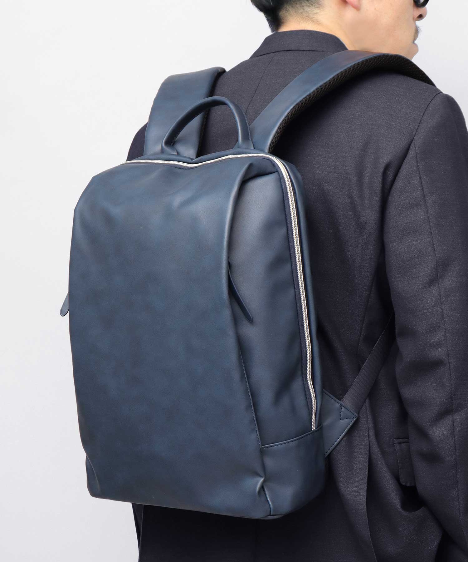 【エーエムエス/A.M.S】のリュック メンズ バックパック ビジネス ビジネスリュック 大容量 通勤 通学 インテリア・キッズ・メンズ・レディースファッション・服の通販 founy(ファウニー) 　ファッション　Fashion　レディースファッション　Fashion for Women　バッグ　Bags　クッション　Cushion, Throw Pillow　コンパクト　Compact, Small Size　傘　Umbrella, Parasol　軽量　Lightweight, Ultra Light　ショルダー　Shoulder, Shoulder Strap　シンプル　Simple, Minimal　ジャケット　Jacket, Outerwear　ストライプ　Stripe, Striped Pattern　スマート　Smart, Elegant　スリム　Slim, Slim Fit　スーツ　Suit, Formalwear　財布　Wallet, Purse　ダウン　Down, Puffer　フォルム　Silhouette, Form　フォーマル　Formal, Dressy　ベスト　Vest, Waistcoat　ボックス　Boxy, Box Shape　ポケット　Pocket, Pocket Detail　メッシュ　Mesh, Net Fabric　メンズ　Men's, Menswear　モバイル　Mobile, Smartphone　ライニング　Inner Lining, Inner Fabric, Lined　リュック　Backpack, Rucksack　ワイド　Wide, Wide Fit　ビジネス 仕事 通勤　Business / Work / Commuting　ネイビー|ID: prp329100004986928 ipo3291000000037357395