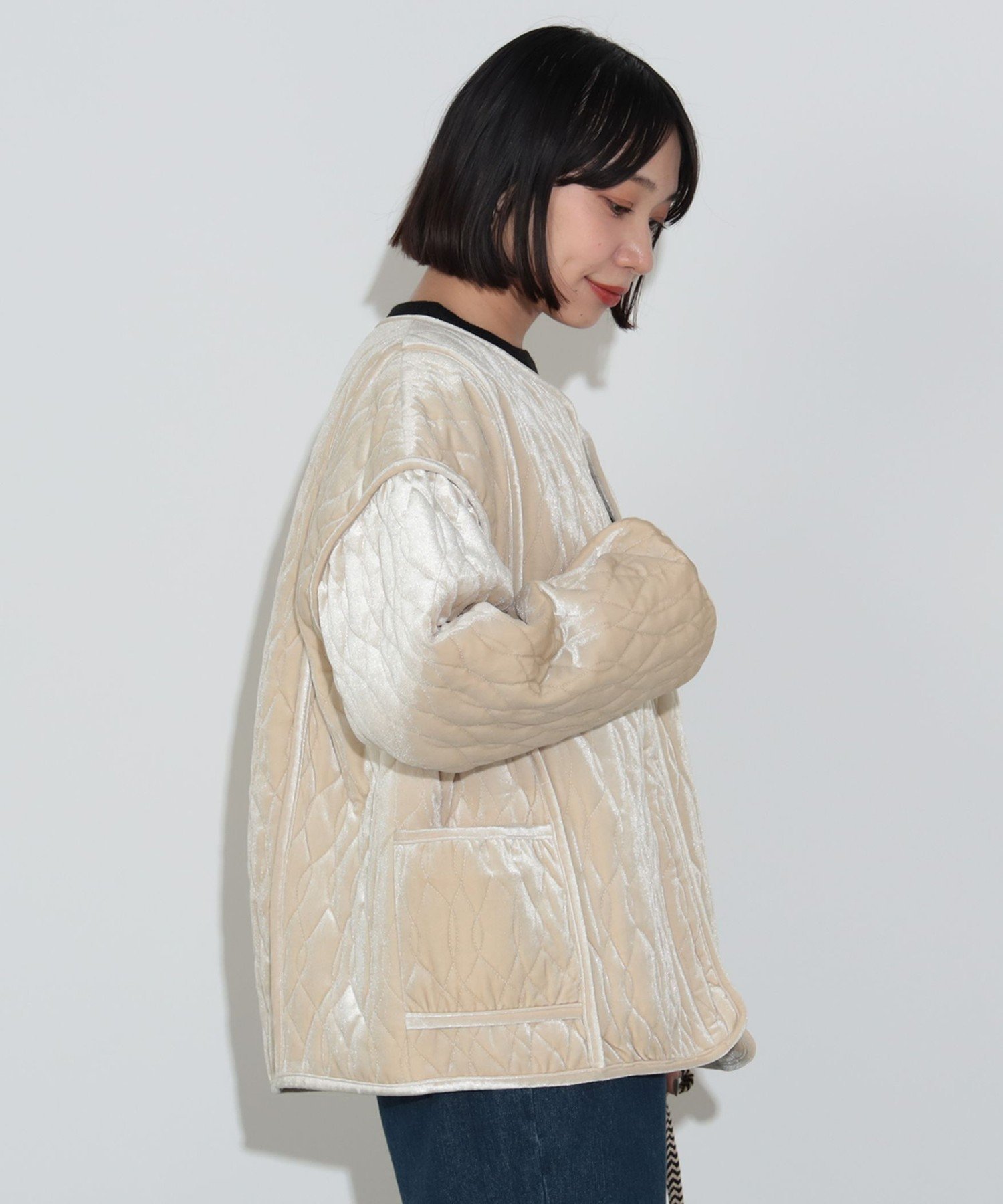 【ビームス ウイメン/BEAMS】のベロア キルティングブルゾン インテリア・キッズ・メンズ・レディースファッション・服の通販 founy(ファウニー) 　ファッション　Fashion　レディースファッション　Fashion for Women　アウター　Coat / Outerwear Collection　ブルゾンジャケット・スポーティアウター　Blouson Jackets　トップス・カットソー　Cut & Sew Tops　ベロアトップス　Velour Tops / Velvet-Look Items　おすすめ　Recommended / Our Picks　インナー　Innerwear　キルティング　Quilted, Quilting　シンプル　Simple, Minimal　スウェット / スエット　Sweatshirt, Sweatwear　ストレート　Straight, Straight Cut　トレンド　Trend, Trending Now　フレア　Flare, Flared　ブルゾン　Blouson, Bomber Jacket　ベロア　Velour, Soft Velvet　ワイド　Wide, Wide Fit　IVORY|ID: prp329100004987049 ipo3291000000037358580