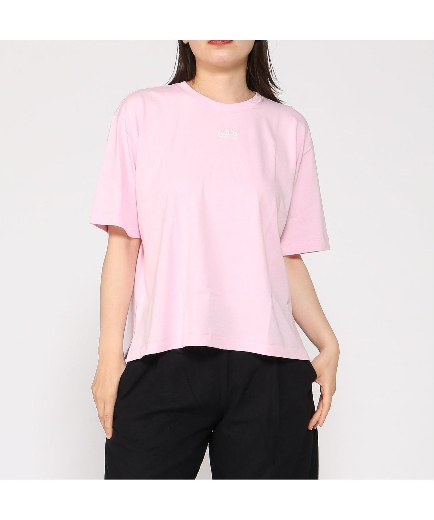【ギャップ/GAP】のオーバーサイズ GAPロゴ チューニックTシャツ インテリア・キッズ・メンズ・レディースファッション・服の通販 founy(ファウニー) 　ファッション　Fashion　レディースファッション　Fashion for Women　トップス・カットソー　Cut & Sew Tops　シャツ・ブラウス・オフィスカジュアル　Elegant Blouses & Button-Ups　ロングTシャツ・Tシャツ　Longline T-Shirts & Tees　ショルダー　Shoulder, Shoulder Strap　スリット　Slit, Slit Detail　ドロップ　Drop Shoulder, Dropped Style　フロント　Front, Front Design　半袖　Short Sleeve, Half Sleeve　PRIMROSE_PINK|ID: prp329100004987078 ipo3291000000037358914
