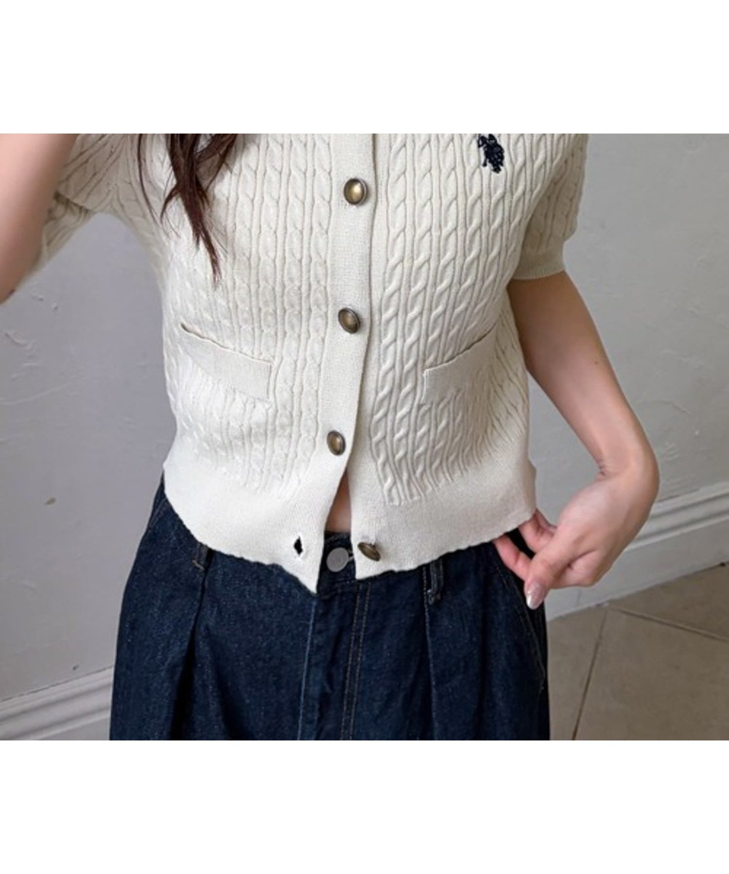 【ラナン/Ranan】のRanan/ U.S.POLO ASSN. ゴールドボタン半袖刺繍ケーブルニットカーディガン インテリア・キッズ・メンズ・レディースファッション・服の通販 founy(ファウニー) 　ファッション　Fashion　レディースファッション　Fashion for Women　トップス・カットソー　Cut & Sew Tops　ニット　Knit Tops & Sweaters　カーディガン・羽織り　Layered Style Cardigans　イタリア　Italy　腕時計　Wristwatch　カーディガン　Cardigan, Knitwear　キャップ　Cap, Baseball Cap　コレクション　Collection, Seasonal Line　シンプル　Simple, Minimal　スウェット / スエット　Sweatshirt, Sweatwear　スラックス　Slacks, Dress Pants　タイトスカート　Pencil Skirt, Tight Skirt　デニム　Denim, Jeans Material　長袖　Long Sleeve, Full Sleeve　フィット　Fit, Slim Fit　フェミニン　Feminine, Girly　ベーシック　Basic, Essential　ポケット　Pocket, Pocket Detail　半袖　Short Sleeve, Half Sleeve　羽織　Haori, Light Jacket　メンズ　Men's, Menswear　ワンポイント　One Point, Statement Accent　おすすめ　Recommended / Our Picks　夏　Summer　エレガント 上品　Elegant　ビジネス 仕事 通勤　Business / Work / Commuting　IV|ID: prp329100004987084 ipo3291000000037358961