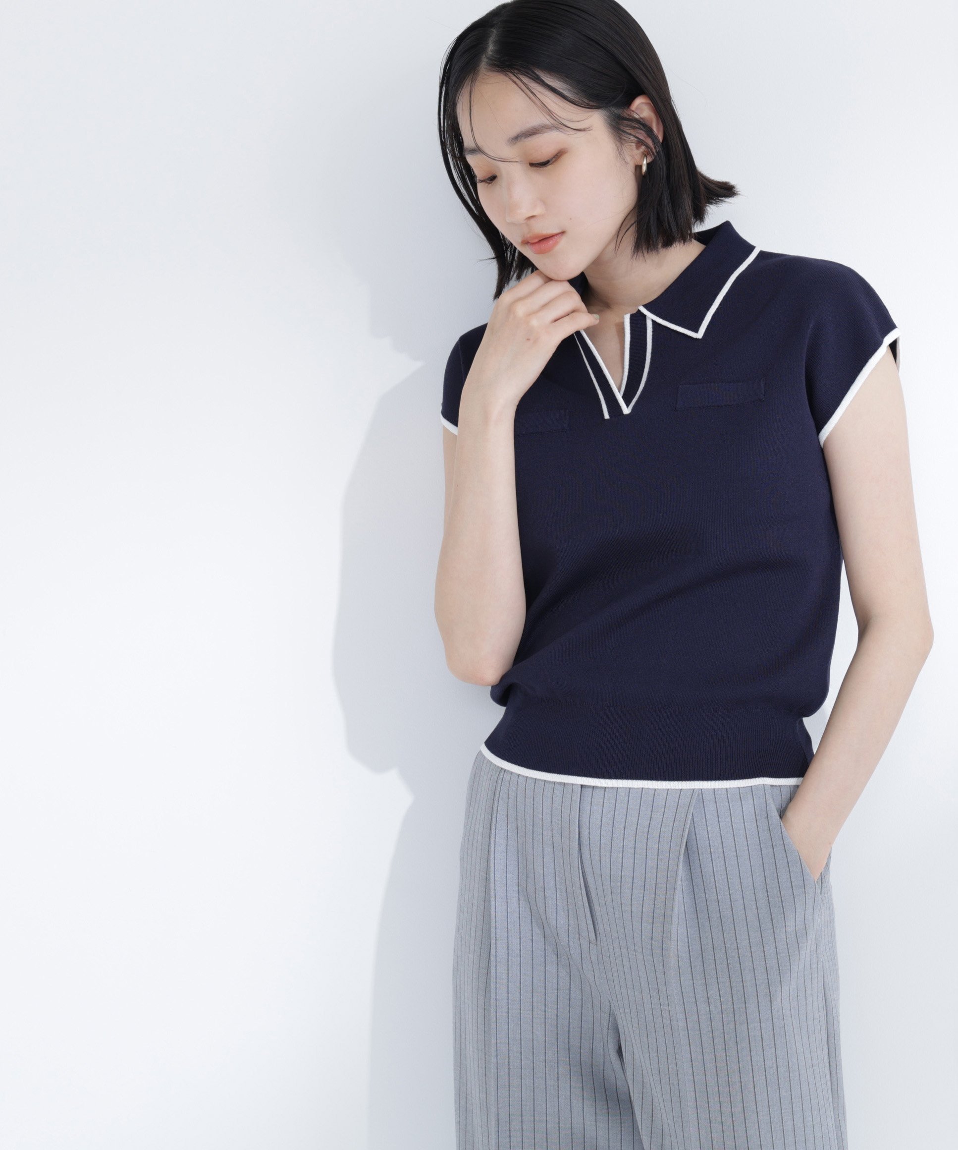 【ナチュラル ビューティー ベーシック/NATURAL BEAUTY BASIC】のバイカラーラインスキッパーニット インテリア・キッズ・メンズ・レディースファッション・服の通販 founy(ファウニー) 　ファッション　Fashion　レディースファッション　Fashion for Women　トップス・カットソー　Cut & Sew Tops　ニット　Knit Tops & Sweaters　スキッパー　Skipper, Open Collar　スリーブ　Sleeve, Long Sleeve / Short Sleeve　フレンチ　French, French Style　ポケット　Pocket, Pocket Detail　ネイビー2|ID: prp329100004987096 ipo3291000000037359026