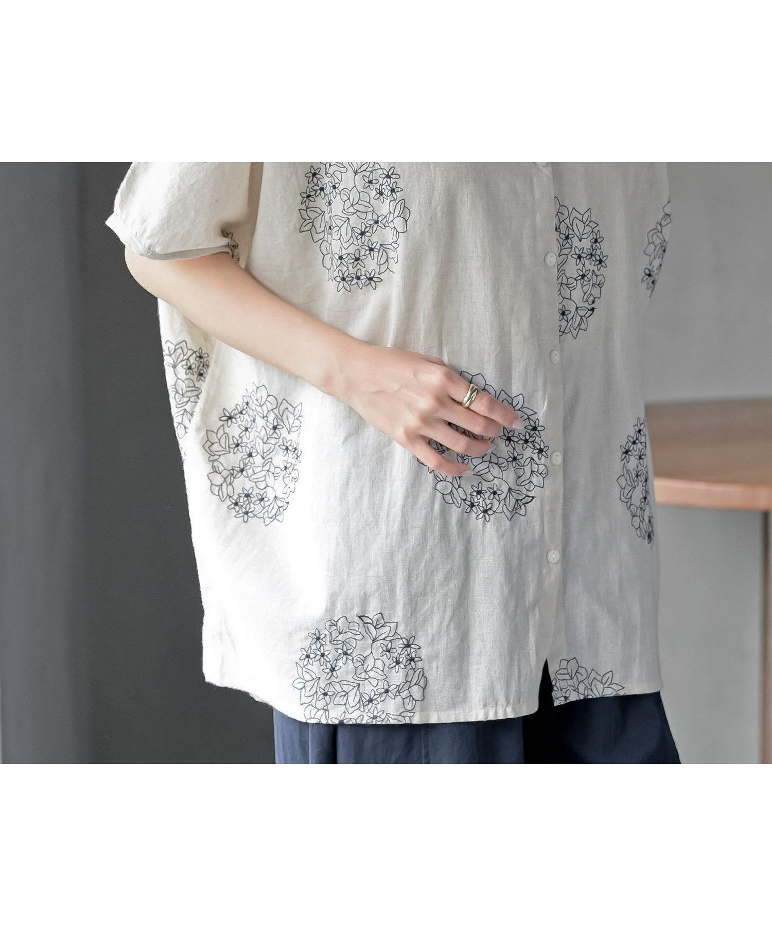 【アールピーエス/rps】のサガラ刺繍バンドカラードルマンブラウス 大人の最旬トレンドファッション＆コーディネート founy(ファウニー) 　ファッション　Fashion　レディースファッション　Fashion for Women　トップス・カットソー　Cut & Sew Tops　シャツ・ブラウス・オフィスカジュアル　Elegant Blouses & Button-Ups　インド　Indian Textile　ドット　Polka Dot, Dot Pattern　ビッグ　Big, Oversized　エレガント 上品　Elegant　再入荷　Restock / Back in Stock　 other-1|ID: prp329100004987107 ipo3291000000037359077
