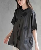 【アールピーエス/rps】のサガラ刺繍バンドカラードルマンブラウス 大人の最旬トレンドファッション＆コーディネート founy(ファウニー) ファッション Fashion レディースファッション Fashion for Women トップス・カットソー Cut & Sew Tops シャツ・ブラウス・オフィスカジュアル Elegant Blouses & Button-Ups インド Indian Textile ドット Polka Dot, Dot Pattern ビッグ Big, Oversized エレガント 上品 Elegant 再入荷 Restock / Back in Stock thumbnail チャコールグレー|ID: prp329100004987107 ipo3291000000037359080