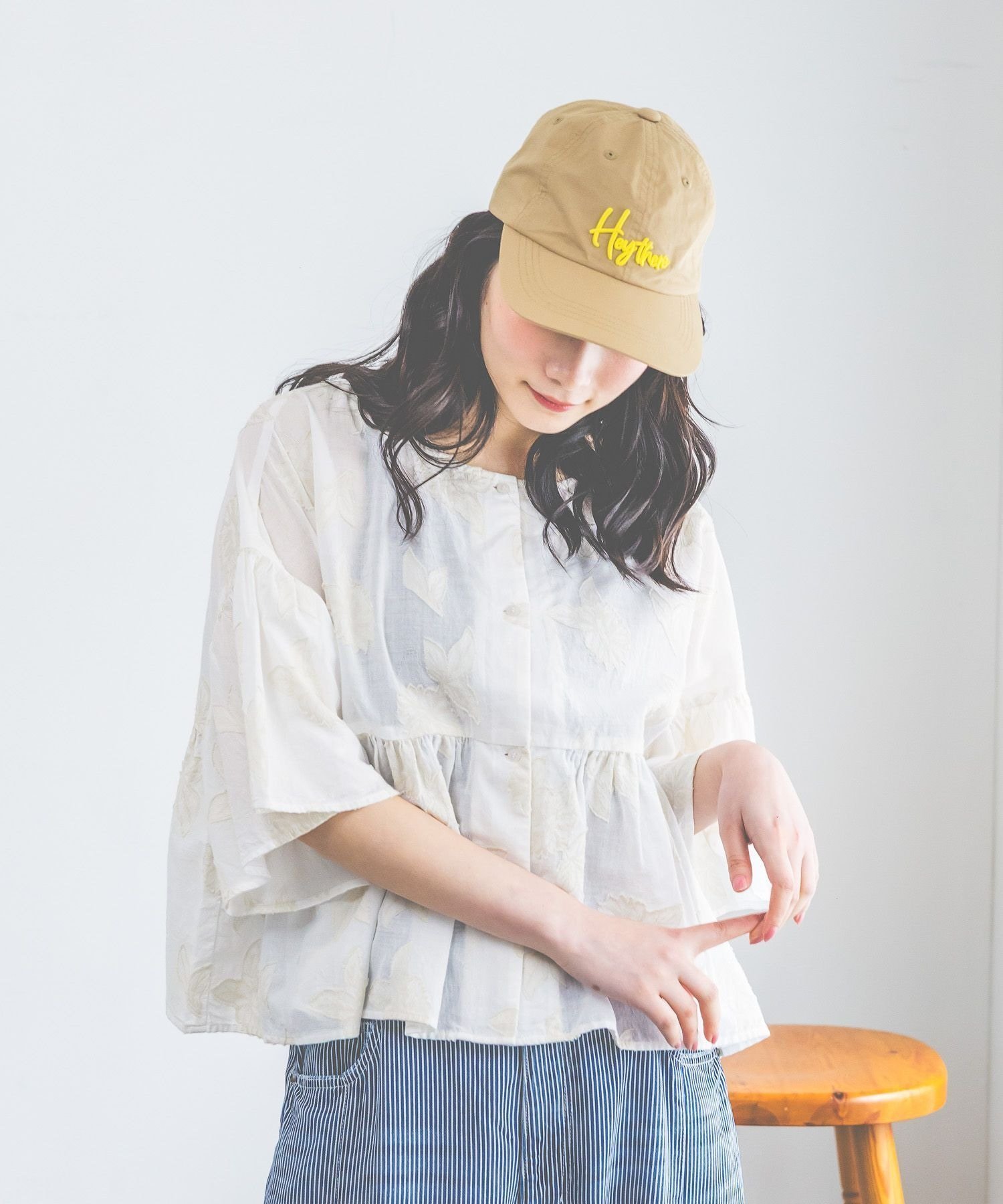 【ニコアンド/niko and】のアソートジャガード2WAYブラウス インテリア・キッズ・メンズ・レディースファッション・服の通販 founy(ファウニー) 　ファッション　Fashion　レディースファッション　Fashion for Women　トップス・カットソー　Cut & Sew Tops　シャツ・ブラウス・オフィスカジュアル　Elegant Blouses & Button-Ups　おすすめ　Recommended / Our Picks　カーディガン　Cardigan, Knitwear　ダウン　Down, Puffer　デニム　Denim, Jeans Material　バランス　Balance, Style Balance　フラワー　Flower, Floral　エレガント 上品　Elegant　ホワイト|ID: prp329100004987109 ipo3291000000037359090