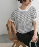【アーバンリサーチ ドアーズ/URBAN RESEARCH DOORS】のタックフライスフレンチTシャツ 大人の最旬トレンドファッション＆コーディネート founy(ファウニー) ファッション Fashion レディースファッション Fashion for Women トップス・カットソー Cut & Sew Tops シャツ・ブラウス・オフィスカジュアル Elegant Blouses & Button-Ups ロングTシャツ・Tシャツ Longline T-Shirts & Tees イエロー Yellow 秋 Autumn ギャザー Gathered, Ruffled ストレート Straight, Straight Cut 人気 Popular, Best Seller ワイド Wide, Wide Fit S/S・春夏 SS, Spring/Summer, Warm Season おすすめ Recommended / Our Picks 夏 Summer 2025年 2025 2025春夏・S/S Spring/Summer 2025 SS25 thumbnail OFF×BLK|ID: prp329100004987126 ipo3291000000037359225