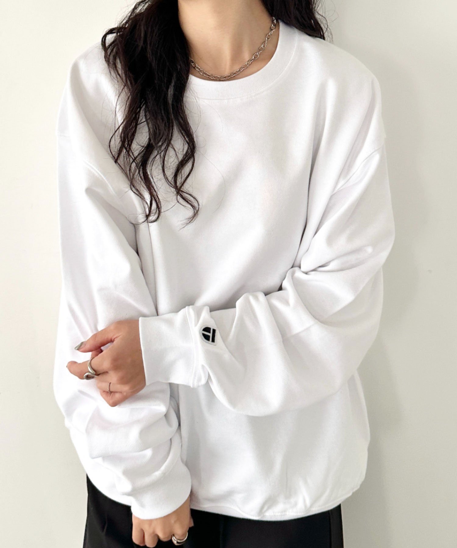 【アウトフィッター ラボ/Outfitter lab】のNEWTRAL(ニュートラル)/214 11.2oz Standard Emblem CN Sweat インテリア・キッズ・メンズ・レディースファッション・服の通販 founy(ファウニー) 　ファッション　Fashion　レディースファッション　Fashion for Women　トップス・カットソー　Cut & Sew Tops　レディースパーカー・カジュアルフーディー　Casual Hoodies & Sweatshirts　スウェット・クルーネックトップス　Sweatshirts & Crewnecks / Relaxed Fit Sweat Tops　インナー　Innerwear　カットソー　Cut and Sewn Top　シンプル　Simple, Minimal　スウェット / スエット　Sweatshirt, Sweatwear　スタンダード　Standard, Basic　定番　Standard, Basic Item　なめらか　Smooth, Silky Texture　長袖　Long Sleeve, Full Sleeve　パフォーマンス　Performance, Active Function　ベーシック　Basic, Essential　メンズ　Men's, Menswear　無地　Plain, Solid Color　冬　Winter / This Winter　A/W・秋冬　Autumn/Winter　おすすめ　Recommended / Our Picks　エレガント 上品　Elegant　ホワイト|ID: prp329100004987157 ipo3291000000037359493