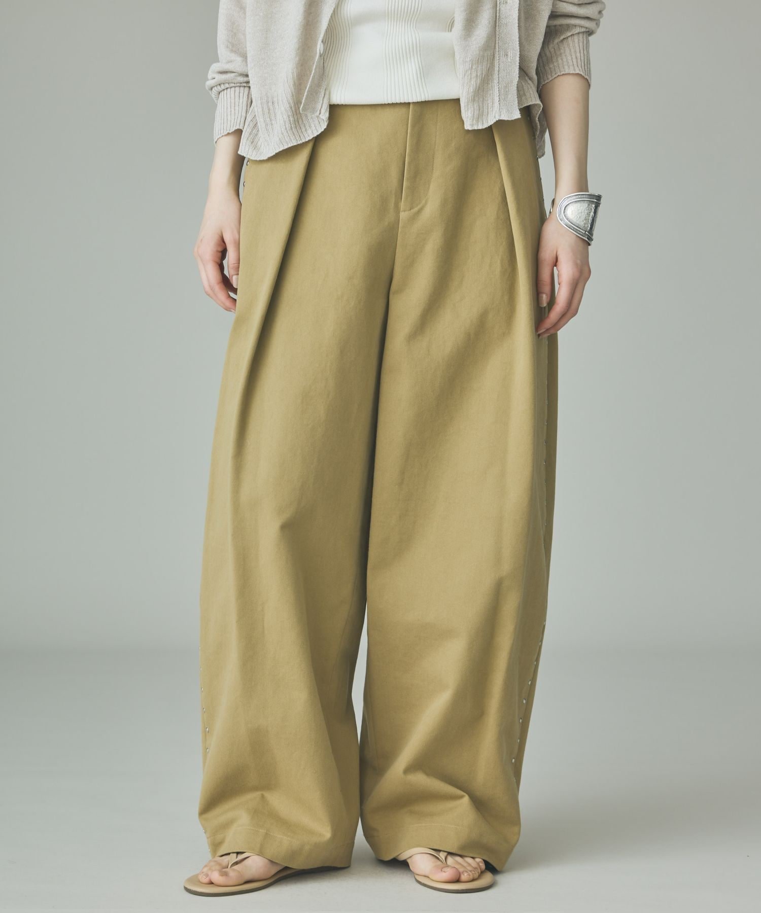【カレンソロジー/Curensology】のコットンワッシャースタッズパンツ インテリア・キッズ・メンズ・レディースファッション・服の通販 founy(ファウニー) 　ファッション　Fashion　レディースファッション　Fashion for Women　パンツ　Pants & Trousers　ウォッシャブル　Machine Washable　エレガント 上品　Elegant　ヴィンテージ　Vintage Style　シンプル　Simple, Minimal　スタッズ　Studs, Metal Accents　バランス　Balance, Style Balance　羽織　Haori, Light Jacket　ワッシャー　Washer, Crinkled Finish　おすすめ　Recommended / Our Picks　夏　Summer　ベージュ|ID: prp329100004987177 ipo3291000000037359614