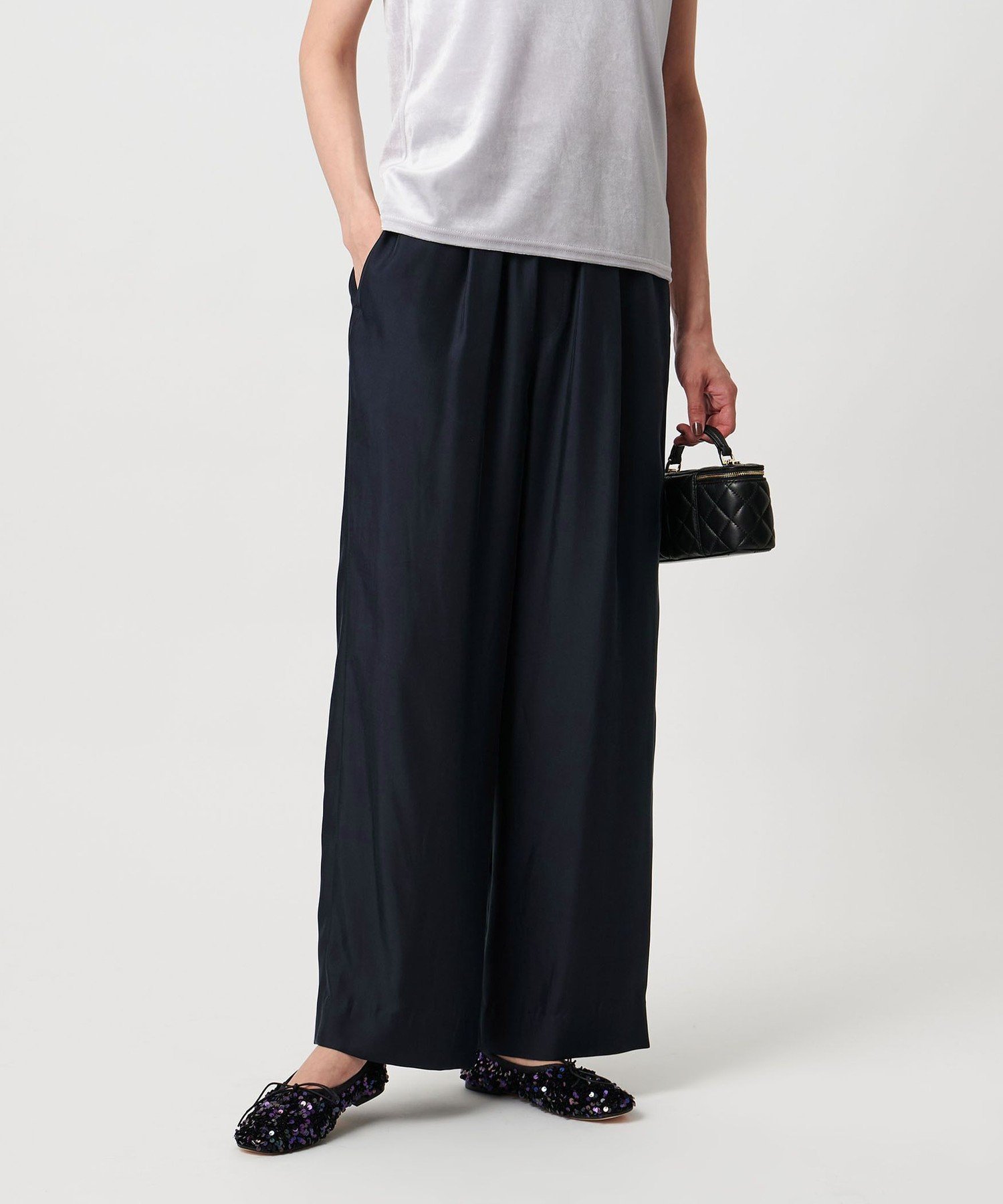 【ユナイテッドアローズ/UNITED ARROWS】のシャンブレー ドロスト イージーパンツ インテリア・キッズ・メンズ・レディースファッション・服の通販 founy(ファウニー) 　ファッション　Fashion　レディースファッション　Fashion for Women　パンツ　Pants & Trousers　アクセサリー　Fashion Accessories　キュプラ　Cupro, Eco Fabric　シャンブレー　Chambray, Denim-Like Fabric　シンプル　Simple, Minimal　ドレープ　Drape, Draping Fabric　バランス　Balance, Style Balance　リラックス　Relax, Relaxed Fit　アウトレット　Outlet / Clearance　おすすめ　Recommended / Our Picks　夏　Summer　NAVY|ID: prp329100004987184 ipo3291000000037359669