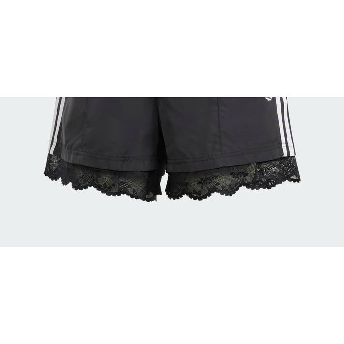 【アディダス/adidas】の【公式】アディダス adidas 返品可 レーストリム スリーストライプス ショーツ インテリア・キッズ・メンズ・レディースファッション・服の通販 founy(ファウニー) https://founy.com/ ファッション Fashion レディースファッション Fashion for Women クラシック Classic, Timeless Style ショーツ Shorts, Short Pants フィット Fit, Slim Fit フロント Front, Front Design モチーフ Motif, Design Theme リュクス Luxury, Elegant, High-End, Chic レギュラー Regular, Standard Fit レース Lace, Lace Fabric 軽量 Lightweight, Ultra Light |ID: prp329100004987185 ipo3291000000037395936