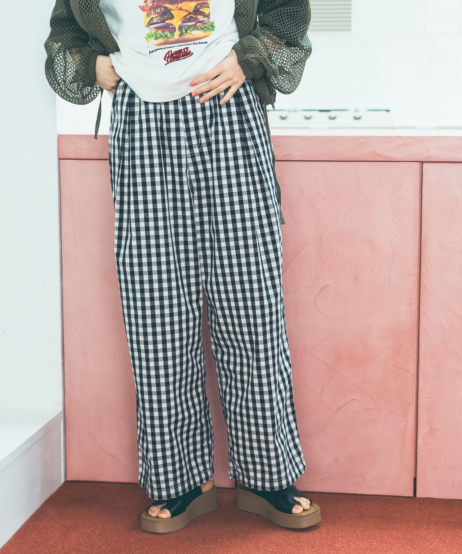 【ニコアンド/niko and】のGardenタックプリントパンツ インテリア・キッズ・メンズ・レディースファッション・服の通販 founy(ファウニー) 　ファッション　Fashion　レディースファッション　Fashion for Women　パンツ　Pants & Trousers　おすすめ　Recommended / Our Picks　エレガント 上品　Elegant　ギンガム　Gingham, Gingham Fabric　シンプル　Simple, Minimal　ストライプ　Stripe, Striped Pattern　チェック　Check, Plaid, Tartan　ポケット　Pocket, Pocket Detail　リラックス　Relax, Relaxed Fit　ワイド　Wide, Wide Fit　無地　Plain, Solid Color　モノトーンギンガム|ID: prp329100004987188 ipo3291000000037359690