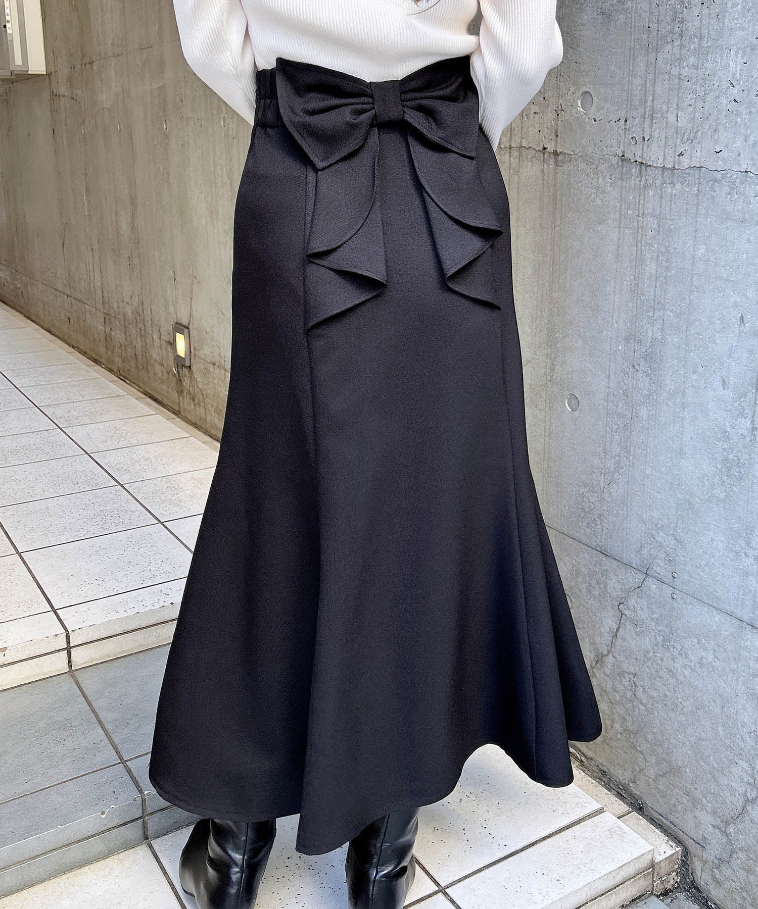 【イング/INGNI】のBackリボンマーメイドスカート インテリア・キッズ・メンズ・レディースファッション・服の通販 founy(ファウニー) 　ファッション　Fashion　レディースファッション　Fashion for Women　スカート　Skirts　ギンガム　Gingham, Gingham Fabric　ショート　Short, Short Length　シンプル　Simple, Minimal　スマホ　Smartphone, Mobile Device　トレンド　Trend, Trending Now　バランス　Balance, Style Balance　フェミニン　Feminine, Girly　マーメイド　Mermaid, Fishtail Silhouette　無地　Plain, Solid Color　リボン　Ribbon, Bow　ロング　Long, Long-Length　おすすめ　Recommended / Our Picks　エレガント 上品　Elegant　クロ|ID: prp329100004987199 ipo3291000000037359787