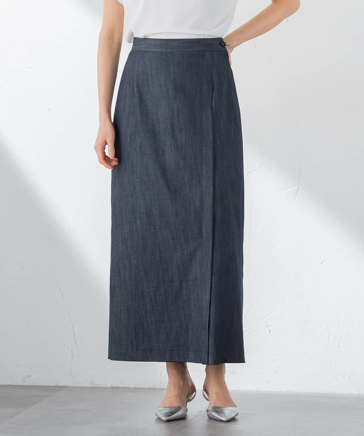 【ロートレ アモン/LAUTRE AMONT】のナローデニムスカート インテリア・キッズ・メンズ・レディースファッション・服の通販 founy(ファウニー) 　ファッション　Fashion　レディースファッション　Fashion for Women　スカート　Skirts　デニムスカート・カジュアルスカート　Denim Skirts　インディゴ　Indigo Denim　春　Spring　シンプル　Simple, Minimal　ストレッチ　Stretch, Stretchy Fabric　デニム　Denim, Jeans Material　なめらか　Smooth, Silky Texture　フィット　Fit, Slim Fit　ラップ　Wrap, Wrap Design　リラックス　Relax, Relaxed Fit　S/S・春夏　SS, Spring/Summer, Warm Season　夏　Summer　エレガント 上品　Elegant　ビジネス 仕事 通勤　Business / Work / Commuting　2026年　2026　2026春夏・S/S　Spring/Summer 2026 SS26　ネイビー|ID: prp329100004987259 ipo3291000000037359989