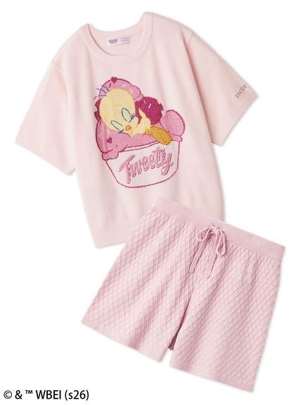【スナイデル ホーム/SNIDEL HOME】の【WEB限定】【セット商品】【Tweety】モチーフニットプルオーバー ニットショートパンツSET インテリア・キッズ・メンズ・レディースファッション・服の通販 founy(ファウニー) 　ファッション　Fashion　レディースファッション　Fashion for Women　セットアップ　Matching Sets　レディースパンツ・ボトムス　Pants & Trousers / Bottoms　パンツ　Pants & Trousers　ショートパンツ・ハーフパンツ　High-Waisted & Relaxed Shorts　イエロー　Yellow　グラフィック　Graphic, Graphic Design　コレクション　Collection, Seasonal Line　サマー　Summer, Summer Style　ショート　Short, Short Length　スウィート　Sweet, Cute Style　スポーティ　Sporty, Casual Athletic　スマート　Smart, Elegant　セットアップ　Set-Up, Coordinated Outfit　チャーム　Charm, Pendant　トレンド　Trend, Trending Now　人気　Popular, Best Seller　ポケット　Pocket, Pocket Detail　半袖　Short Sleeve, Half Sleeve　モチーフ　Motif, Design Theme　ワッフル　Waffle, Waffle Knit　おすすめ　Recommended / Our Picks　お家時間・ステイホーム　Stay Home / At Home　夏　Summer　ギフト プレゼント　Gift / Present　LPNK[061]|ID: prp329100004987278 ipo3291000000037360058