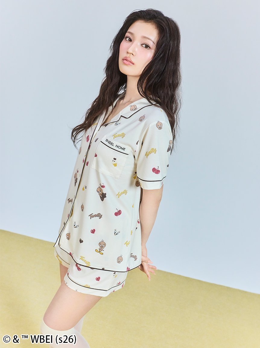 【スナイデル ホーム/SNIDEL HOME】の【WEB限定】【セット商品】【Tweety】開襟シャツ カットショートパンツSET インテリア・キッズ・メンズ・レディースファッション・服の通販 founy(ファウニー) 　ファッション　Fashion　レディースファッション　Fashion for Women　セットアップ　Matching Sets　レディースパンツ・ボトムス　Pants & Trousers / Bottoms　パンツ　Pants & Trousers　ショートパンツ・ハーフパンツ　High-Waisted & Relaxed Shorts　イエロー　Yellow　カットソー　Cut and Sewn Top　グラフィック　Graphic, Graphic Design　コレクション　Collection, Seasonal Line　サマー　Summer, Summer Style　ショート　Short, Short Length　スウィート　Sweet, Cute Style　ストライプ　Stripe, Striped Pattern　スマート　Smart, Elegant　セットアップ　Set-Up, Coordinated Outfit　チャーム　Charm, Pendant　トレンド　Trend, Trending Now　なめらか　Smooth, Silky Texture　人気　Popular, Best Seller　パイピング　Piping, Trim Design　ポケット　Pocket, Pocket Detail　モチーフ　Motif, Design Theme　無地　Plain, Solid Color　おすすめ　Recommended / Our Picks　夏　Summer　ギフト プレゼント　Gift / Present　YEL[032]|ID: prp329100004987280 ipo3291000000037360065