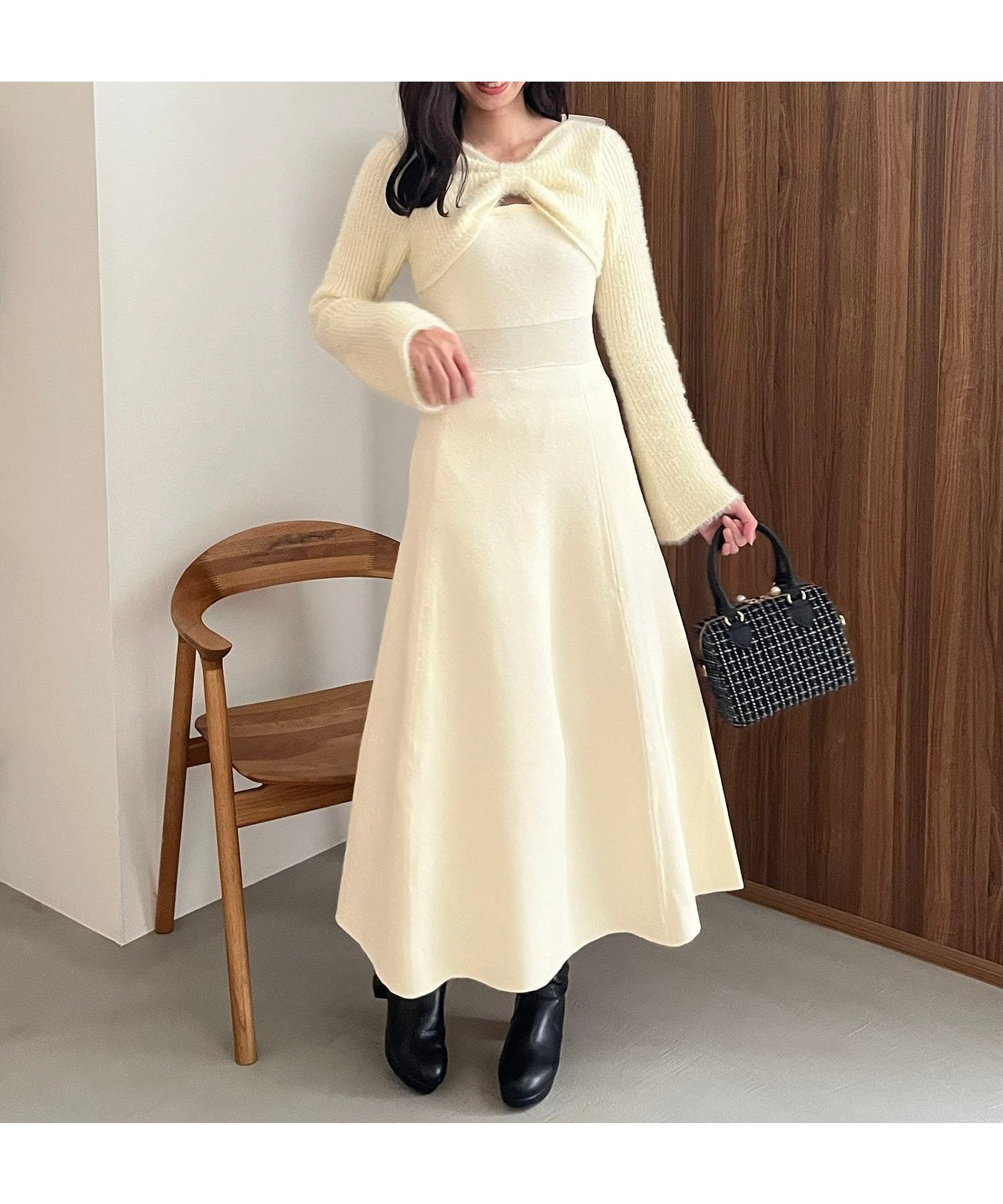 【マジェスティック レゴン/MAJESTIC LEGON】のリボンボレロドッキングニットワンピ インテリア・キッズ・メンズ・レディースファッション・服の通販 founy(ファウニー) 　ファッション　Fashion　レディースファッション　Fashion for Women　アウター　Coat / Outerwear Collection　ボレロ・ショート丈ジャケット / ドレス羽織りに　Boleros & Short Jackets　ワンピース　Dresses　ニットワンピース　Knit Dresses　エレガント 上品　Elegant　ショート　Short, Short Length　ダウン　Down, Puffer　デコルテ　Décolleté, Neckline　ドッキング　Docking, Mixed Material　フィット　Fit, Slim Fit　フェミニン　Feminine, Girly　リボン　Ribbon, Bow　冬　Winter / This Winter　再入荷　Restock / Back in Stock　おすすめ　Recommended / Our Picks　アイボリー|ID: prp329100004987295 ipo3291000000037360116