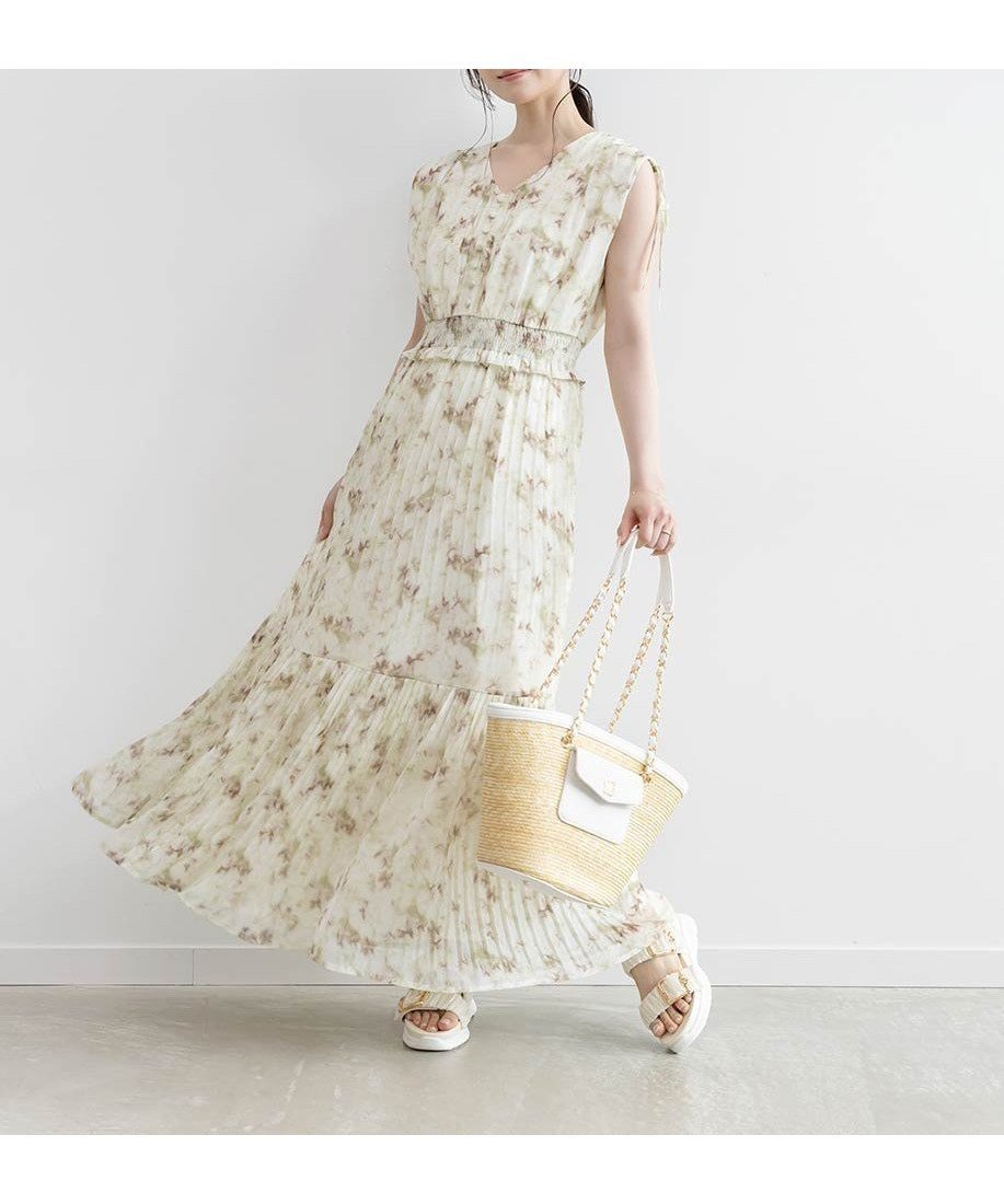 【ランダ/RANDA】のプリーツティアードシフォンワンピース インテリア・キッズ・メンズ・レディースファッション・服の通販 founy(ファウニー) 　ファッション　Fashion　レディースファッション　Fashion for Women　ワンピース　Dresses　サンダル　Sandals, Summer Shoes　シアー　Sheer, See-Through　シフォン　Chiffon, Lightweight Fabric　シャーリング　Shirring, Ruched　ジャケット　Jacket, Outerwear　デニム　Denim, Jeans Material　ドローストリング　Drawstring, Pull Cord　バランス　Balance, Style Balance　フィット　Fit, Slim Fit　フロント　Front, Front Design　プリーツ　Pleats, Pleated　おすすめ　Recommended / Our Picks　夏　Summer　エレガント 上品　Elegant　GREEN|ID: prp329100004987301 ipo3291000000037360139