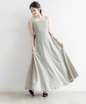 【ランダ/RANDA】のフロッキードットフィットアンドフレアワンピース 大人の最旬トレンドファッション＆コーディネート founy(ファウニー) ファッション Fashion レディースファッション Fashion for Women ワンピース Dresses インナー Innerwear シャーリング Shirring, Ruched デコルテ Décolleté, Neckline ドット Polka Dot, Dot Pattern フィット Fit, Slim Fit フェミニン Feminine, Girly フォルム Silhouette, Form フレア Flare, Flared エレガント 上品 Elegant 切替 Switching, Contrast Panel |ID:prp329100004987313