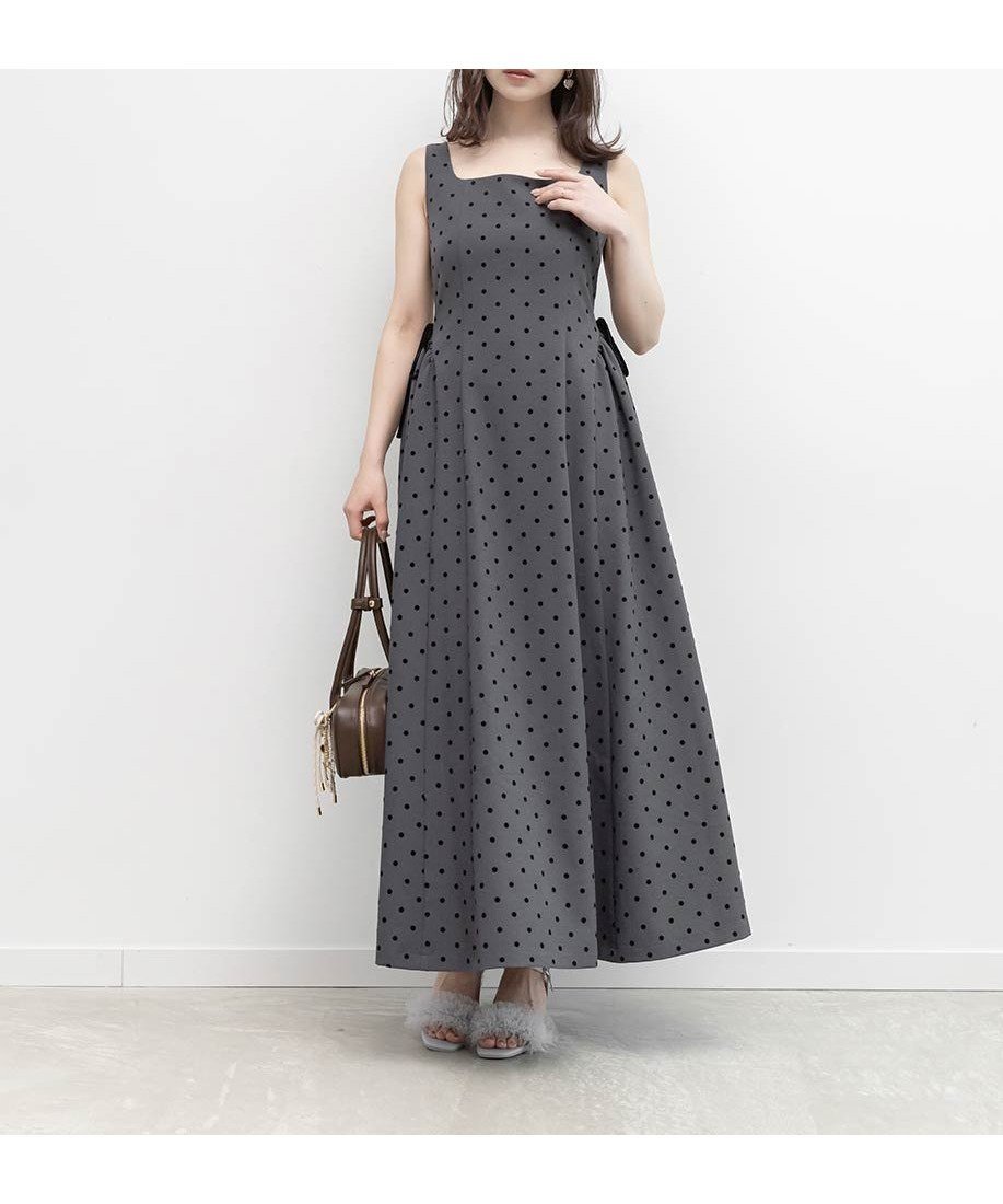 【ランダ/RANDA】のフロッキードットフィットアンドフレアワンピース インテリア・キッズ・メンズ・レディースファッション・服の通販 founy(ファウニー) 　ファッション　Fashion　レディースファッション　Fashion for Women　ワンピース　Dresses　インナー　Innerwear　シャーリング　Shirring, Ruched　デコルテ　Décolleté, Neckline　ドット　Polka Dot, Dot Pattern　フィット　Fit, Slim Fit　フェミニン　Feminine, Girly　フォルム　Silhouette, Form　フレア　Flare, Flared　エレガント 上品　Elegant　切替　Switching, Contrast Panel　D.GRAY|ID: prp329100004987313 ipo3291000000037360187