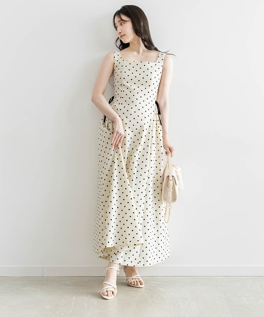 【ランダ/RANDA】のフロッキードットフィットアンドフレアワンピース インテリア・キッズ・メンズ・レディースファッション・服の通販 founy(ファウニー) 　ファッション　Fashion　レディースファッション　Fashion for Women　ワンピース　Dresses　インナー　Innerwear　シャーリング　Shirring, Ruched　デコルテ　Décolleté, Neckline　ドット　Polka Dot, Dot Pattern　フィット　Fit, Slim Fit　フェミニン　Feminine, Girly　フォルム　Silhouette, Form　フレア　Flare, Flared　エレガント 上品　Elegant　切替　Switching, Contrast Panel　CREAM|ID: prp329100004987313 ipo3291000000037360188