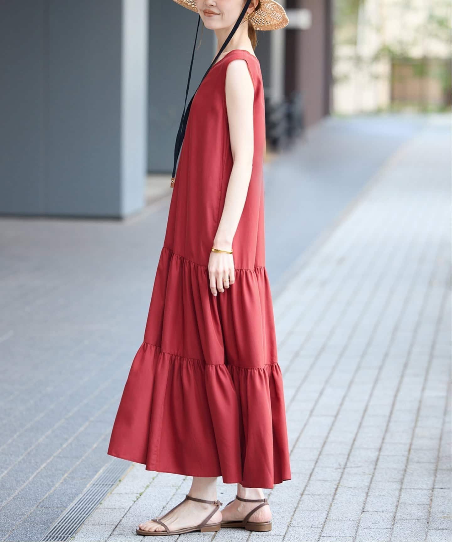 【スローブ イエナ/SLOBE IENA】の《WEB限定》ティアードワンピース インテリア・キッズ・メンズ・レディースファッション・服の通販 founy(ファウニー) 　ファッション　Fashion　レディースファッション　Fashion for Women　ワンピース　Dresses　シューズ　Shoes, Footwear　スニーカー　Sneakers, Trainers　チュール　Tulip, Tulip Motif　ティアード　Tiered, Tiered Style　ティアードワンピース　Tiered Dress, Flared Dress　フラット　Flat, Flat Shoes　ポケット　Pocket, Pocket Detail　マキシ　Maxi, Full Length　夏　Summer　2026年　2026　2026春夏・S/S　Spring/Summer 2026 SS26　レッド|ID: prp329100004987356 ipo3291000000037360410