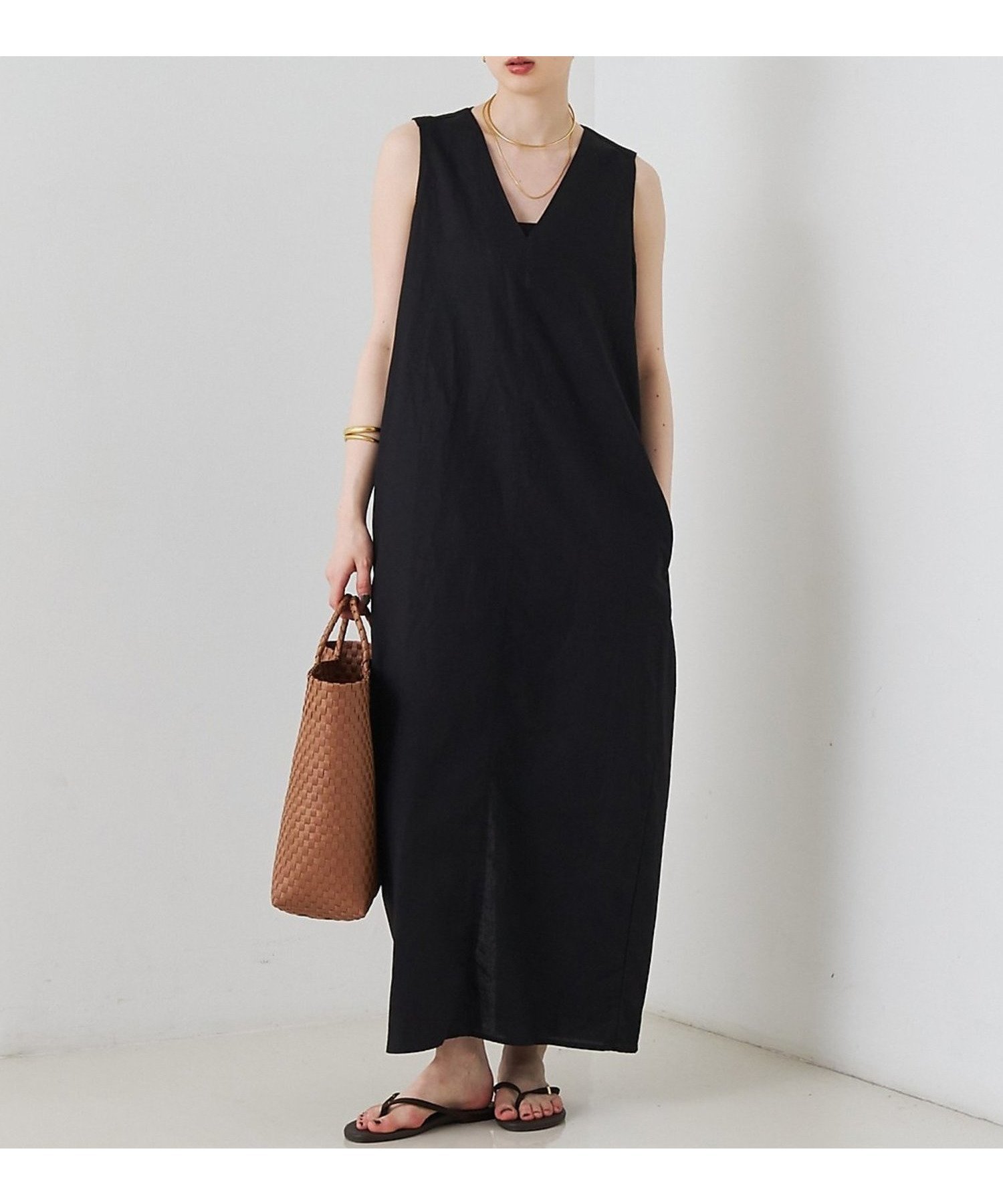 【ルージュヴィフラクレ/Rouge vif la cle】の【2サイズ展開】【定番人気】麻混ノースリーブVネックワンピース/ポケット付き/コ インテリア・キッズ・メンズ・レディースファッション・服の通販 founy(ファウニー) 　ファッション　Fashion　レディースファッション　Fashion for Women　ワンピース　Dresses　インナー　Innerwear　コクーン　Cocoon, Cocoon Silhouette　サンダル　Sandals, Summer Shoes　シンプル　Simple, Minimal　スリット　Slit, Slit Detail　定番　Standard, Basic Item　ノースリーブ　Sleeveless, No-Sleeve　人気　Popular, Best Seller　ポケット　Pocket, Pocket Detail　リネン　Linen, Linen Fabric　ロング　Long, Long-Length　おすすめ　Recommended / Our Picks　夏　Summer　ブラック|ID: prp329100004987360 ipo3291000000037360423