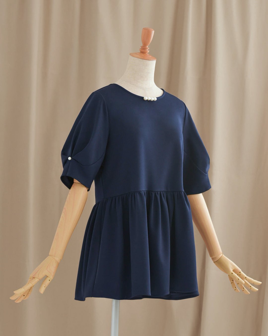 【レジーナリスレ/Regina Risurre】の【デイリー パール チュニック】 大人の最旬トレンドファッション＆コーディネート founy(ファウニー) 　ファッション　Fashion　レディースファッション　Fashion for Women　トップス・カットソー　Cut & Sew Tops　チュニック　Tunic, Long Top　パール　Pearl, Pearl Accent　フレア　Flare, Flared　 other-1|ID: prp329100004987370 ipo3291000000037360496