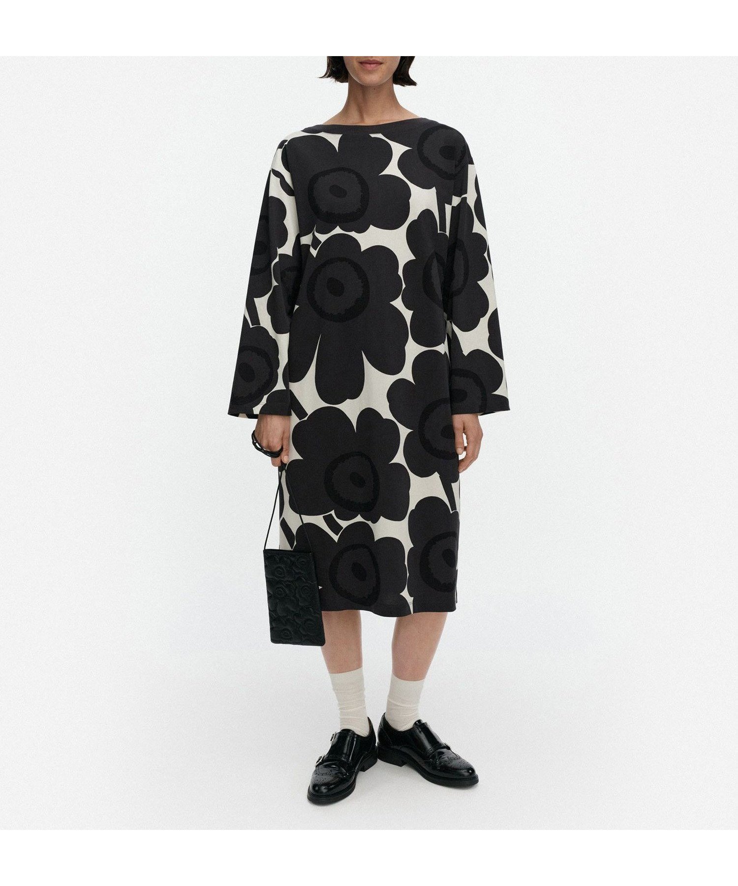 【マリメッコ/marimekko】のTavoittaa Unikko ワンピース インテリア・キッズ・メンズ・レディースファッション・服の通販 founy(ファウニー) 　ファッション　Fashion　レディースファッション　Fashion for Women　ワンピース　Dresses　スタイリッシュ　Stylish, Fashionable　ストレート　Straight, Straight Cut　フラワー　Flower, Floral　プリント　Print, Printed Pattern　モダン　Modern, Contemporary　モチーフ　Motif, Design Theme　オフホワイト×ブラック|ID: prp329100004987408 ipo3291000000037360916