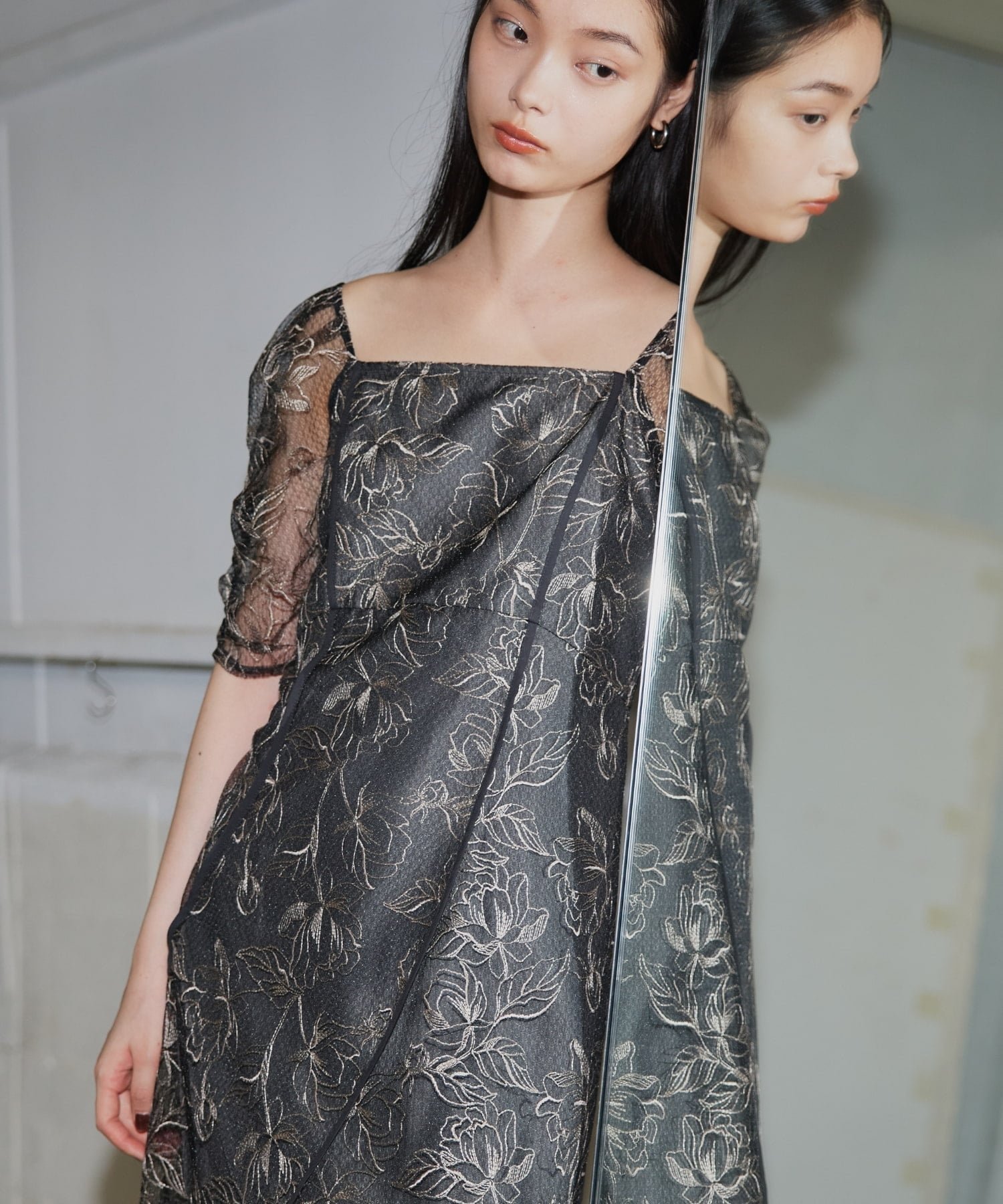 【アンドレスド/ANDRESD】の結婚式・お呼ばれ対応 パイピング刺繍ドレス インテリア・キッズ・メンズ・レディースファッション・服の通販 founy(ファウニー) ファッション Fashion レディースファッション Fashion for Women ワンピース Dresses フォーマル・パーティードレス・結婚式用ドレス Elegant & Casual Dresses ウェーブ Wavy Pattern エレガント 上品 Elegant 切替 Switching, Contrast Panel スクエア Square, Square Shape スリット Slit, Slit Detail スリーブ Sleeve, Long Sleeve / Short Sleeve チュール Tulip, Tulip Motif デコルテ Décolleté, Neckline ドレス Dress, One-Piece パイピング Piping, Trim Design フェミニン Feminine, Girly フラワー Flower, Floral フレア Flare, Flared おすすめ Recommended / Our Picks セレモニー Ceremony 結婚式 Wedding 披露宴 Wedding Reception 二次会 After Party ブラックモカ|ID: prp329100004987454 ipo3291000000037362053
