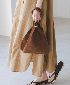 【ノーブル / スピック&スパン/NOBLE / Spick & Span】の《NOBLE別注・ 》AULENTTI/オウレンティ スウェードワンハンドルBAG 大人の最旬トレンドファッション＆コーディネート founy(ファウニー) ファッション Fashion レディースファッション Fashion for Women バッグ Bags イタリア Italy コンパクト Compact, Small Size スマート Smart, Elegant 財布 Wallet, Purse トレンド Trend, Trending Now 別注 Limited Edition, Custom Order 夏 Summer エレガント 上品 Elegant |ID:prp329100004987492
