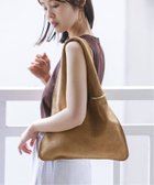 【ノーブル / スピック&スパン/NOBLE / Spick & Span】の《NOBLE別注・ 》AULENTTI/オウレンティ スウェードワンハンドルBAG 大人の最旬トレンドファッション＆コーディネート founy(ファウニー) ファッション Fashion レディースファッション Fashion for Women バッグ Bags イタリア Italy コンパクト Compact, Small Size スマート Smart, Elegant 財布 Wallet, Purse トレンド Trend, Trending Now 別注 Limited Edition, Custom Order 夏 Summer エレガント 上品 Elegant thumbnail ベージュ|ID: prp329100004987492 ipo3291000000037362436